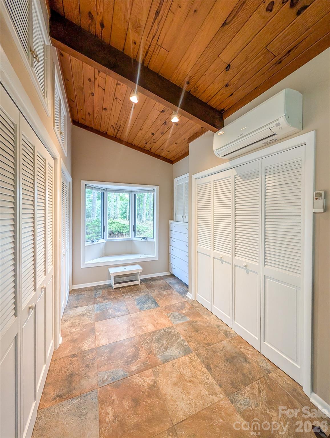 520 Washburn Road — Spruce Pine