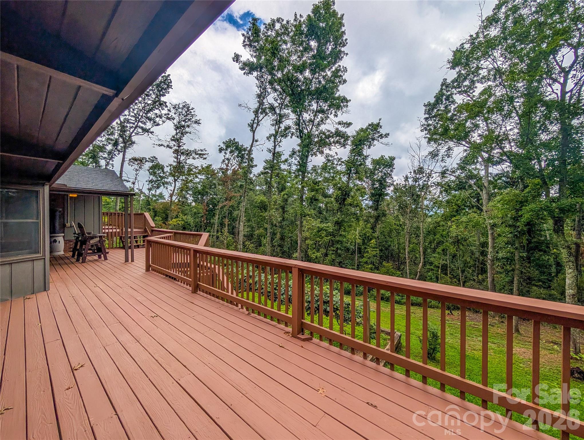 520 Washburn Road — Spruce Pine