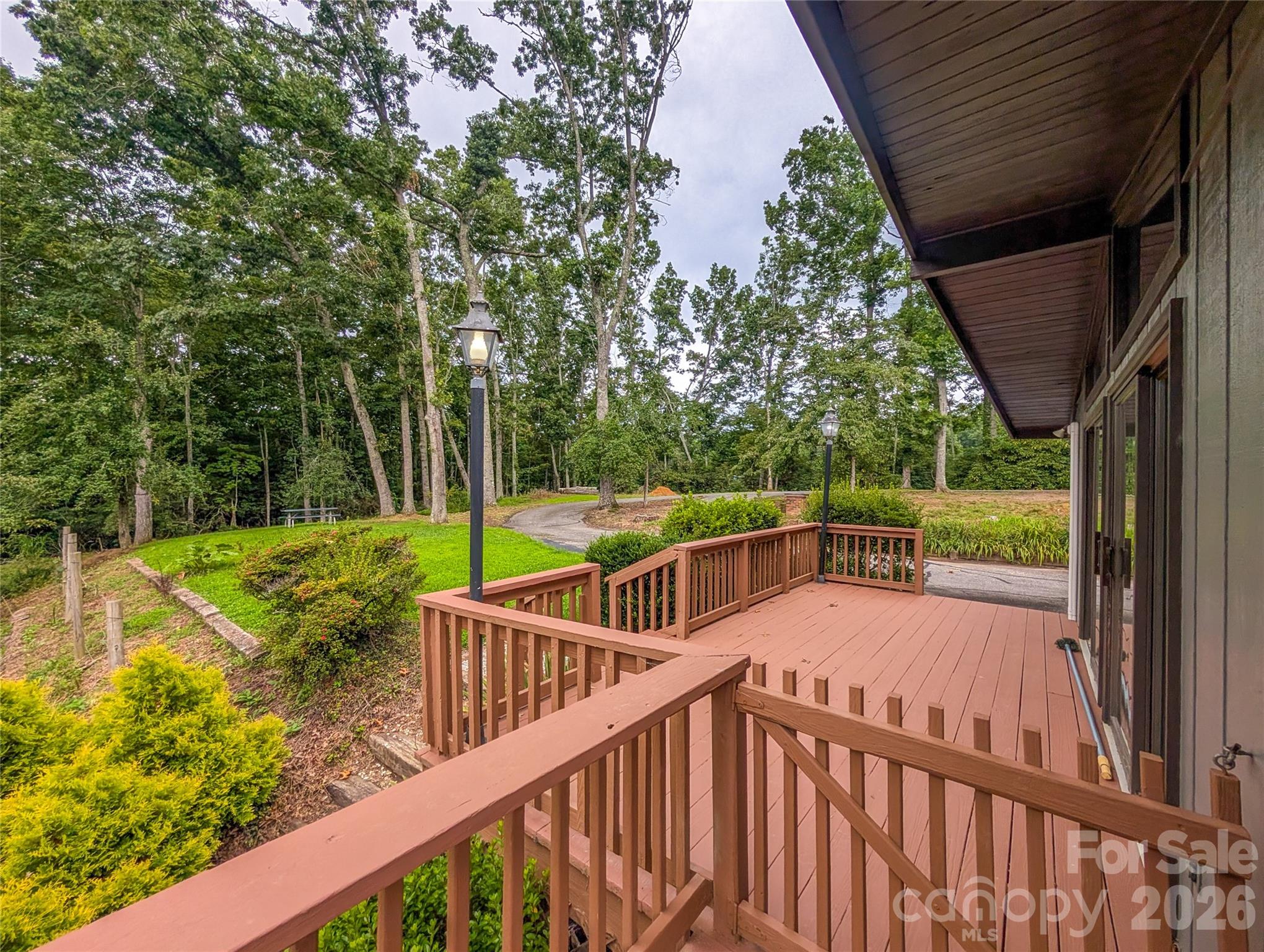 520 Washburn Road — Spruce Pine