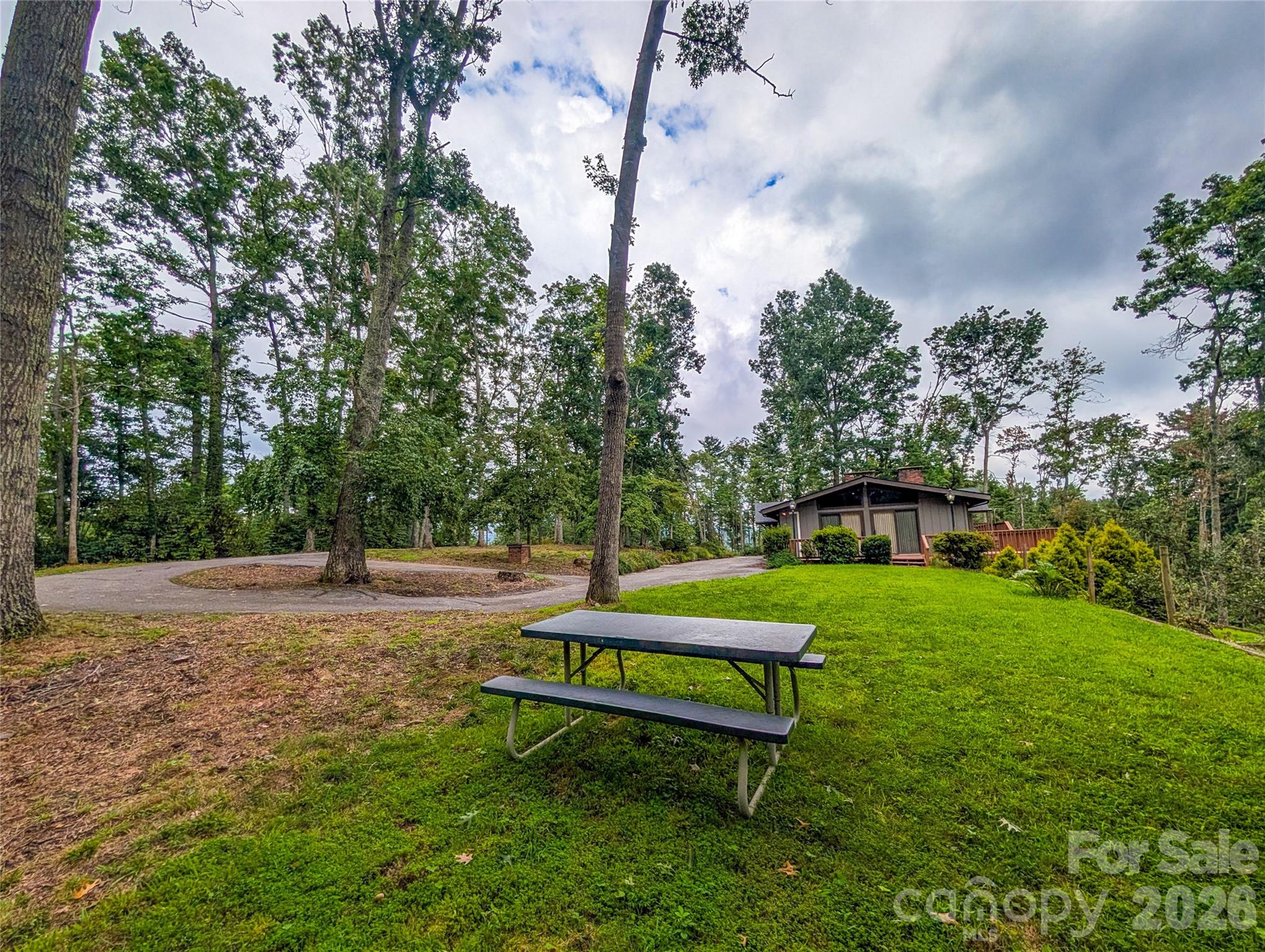 520 Washburn Road — Spruce Pine