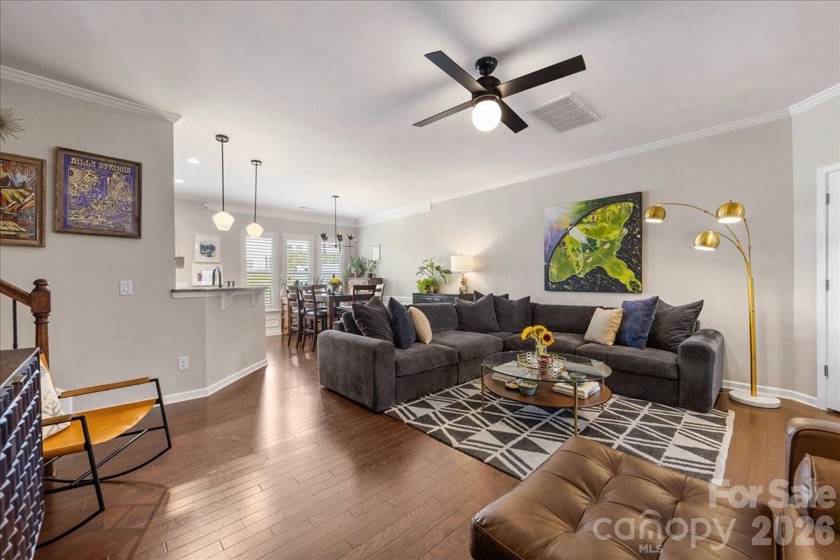 2434 Royal York Avenue — Charlotte