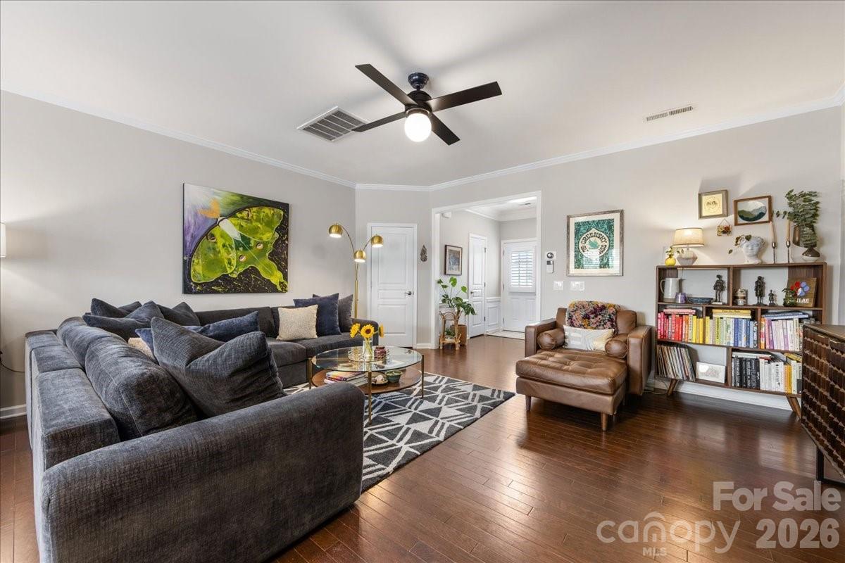2434 Royal York Avenue — Charlotte