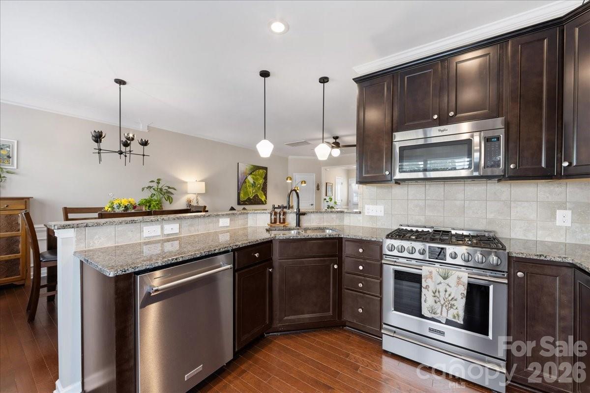 2434 Royal York Avenue — Charlotte