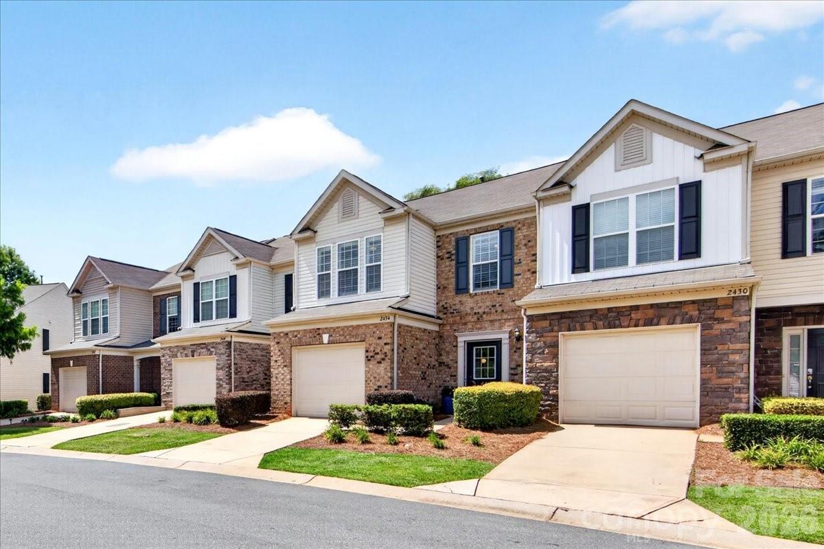 2434 Royal York Avenue — Charlotte