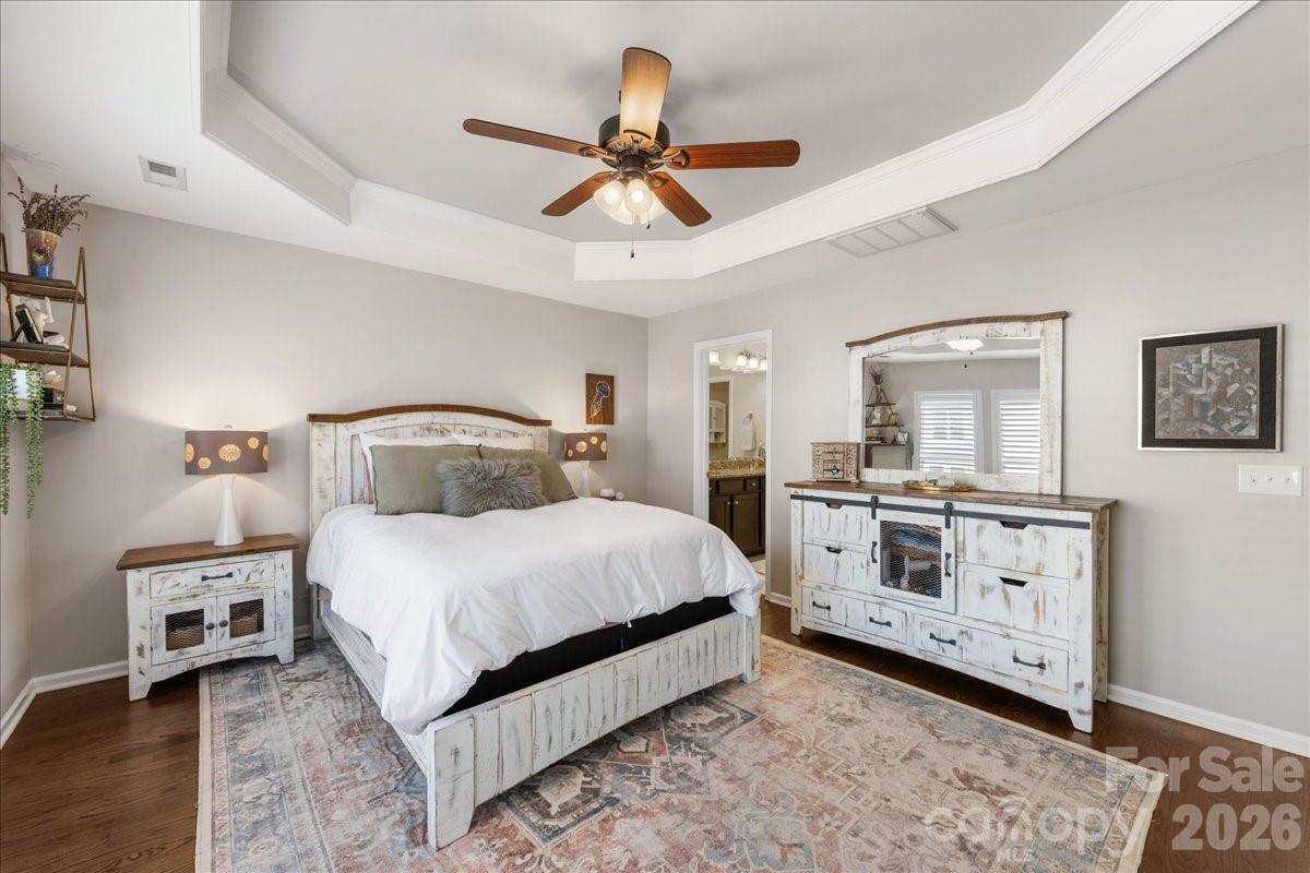 2434 Royal York Avenue — Charlotte