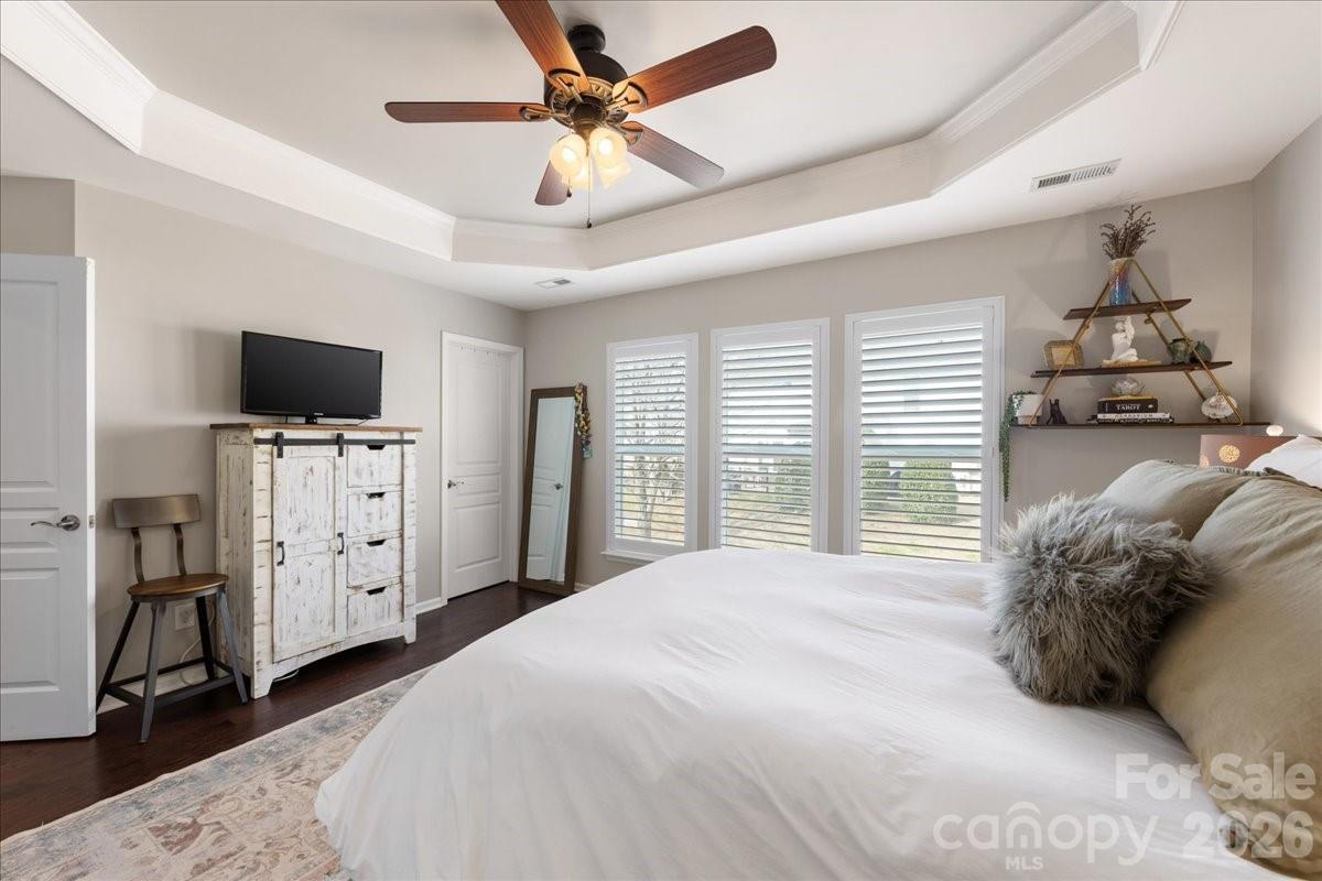 2434 Royal York Avenue — Charlotte