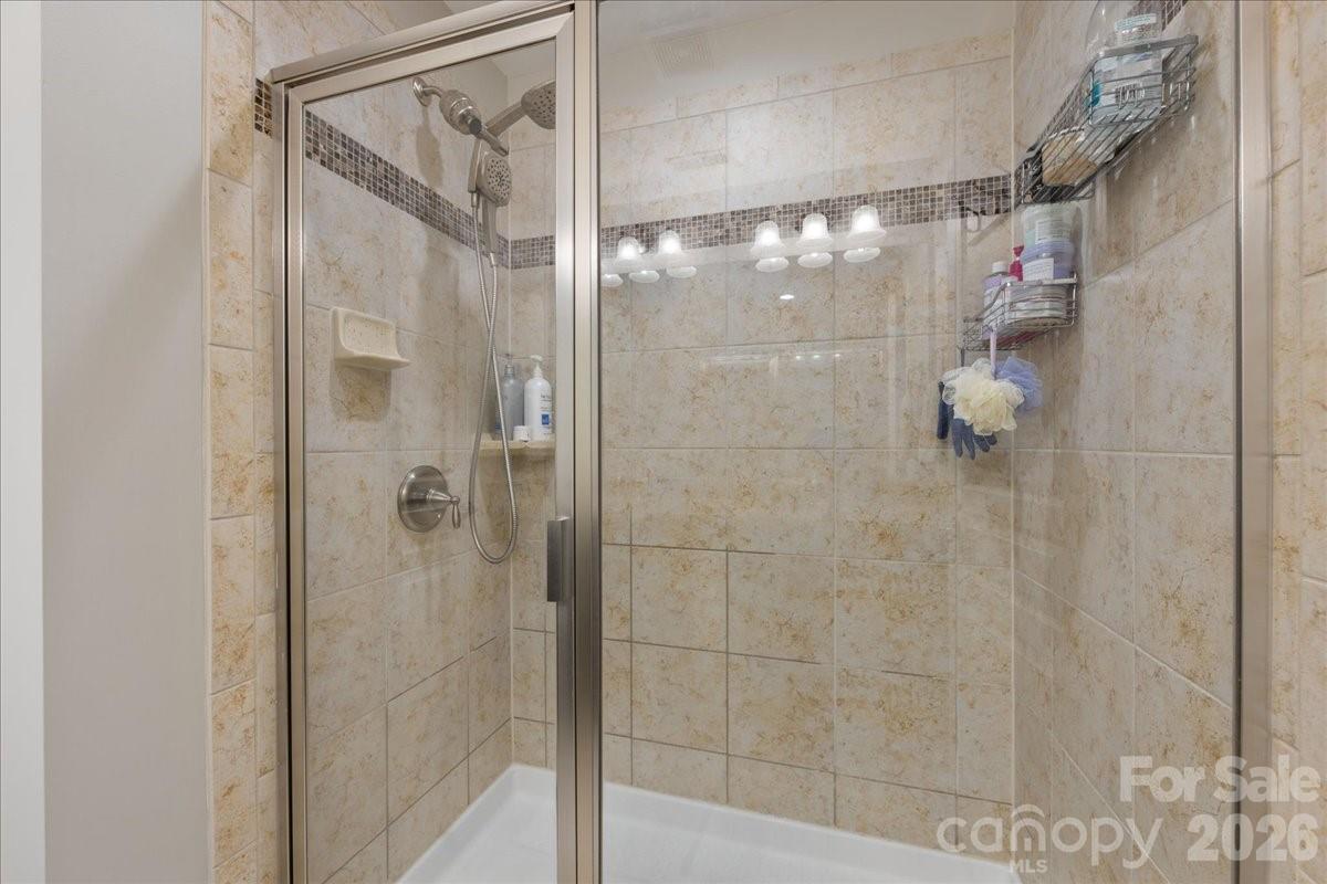 2434 Royal York Avenue — Charlotte