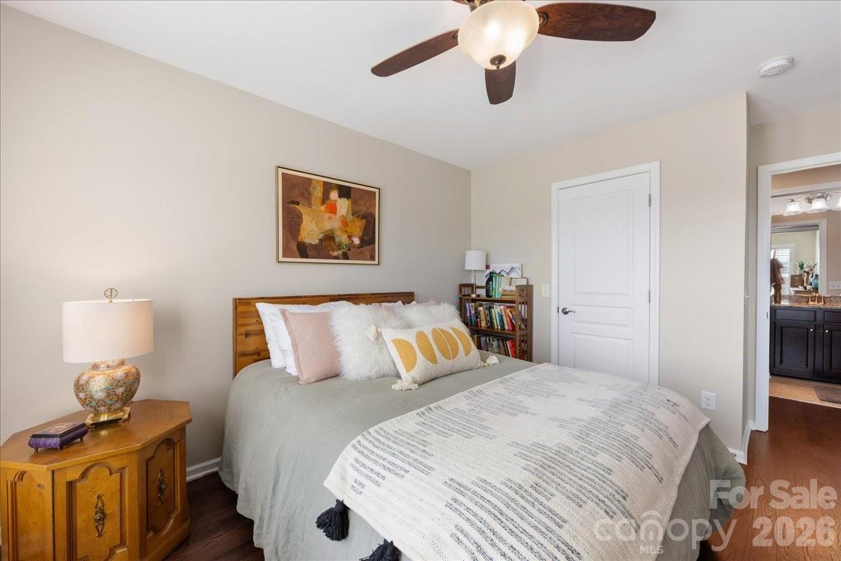 2434 Royal York Avenue — Charlotte