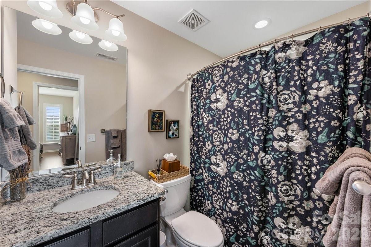 2434 Royal York Avenue — Charlotte