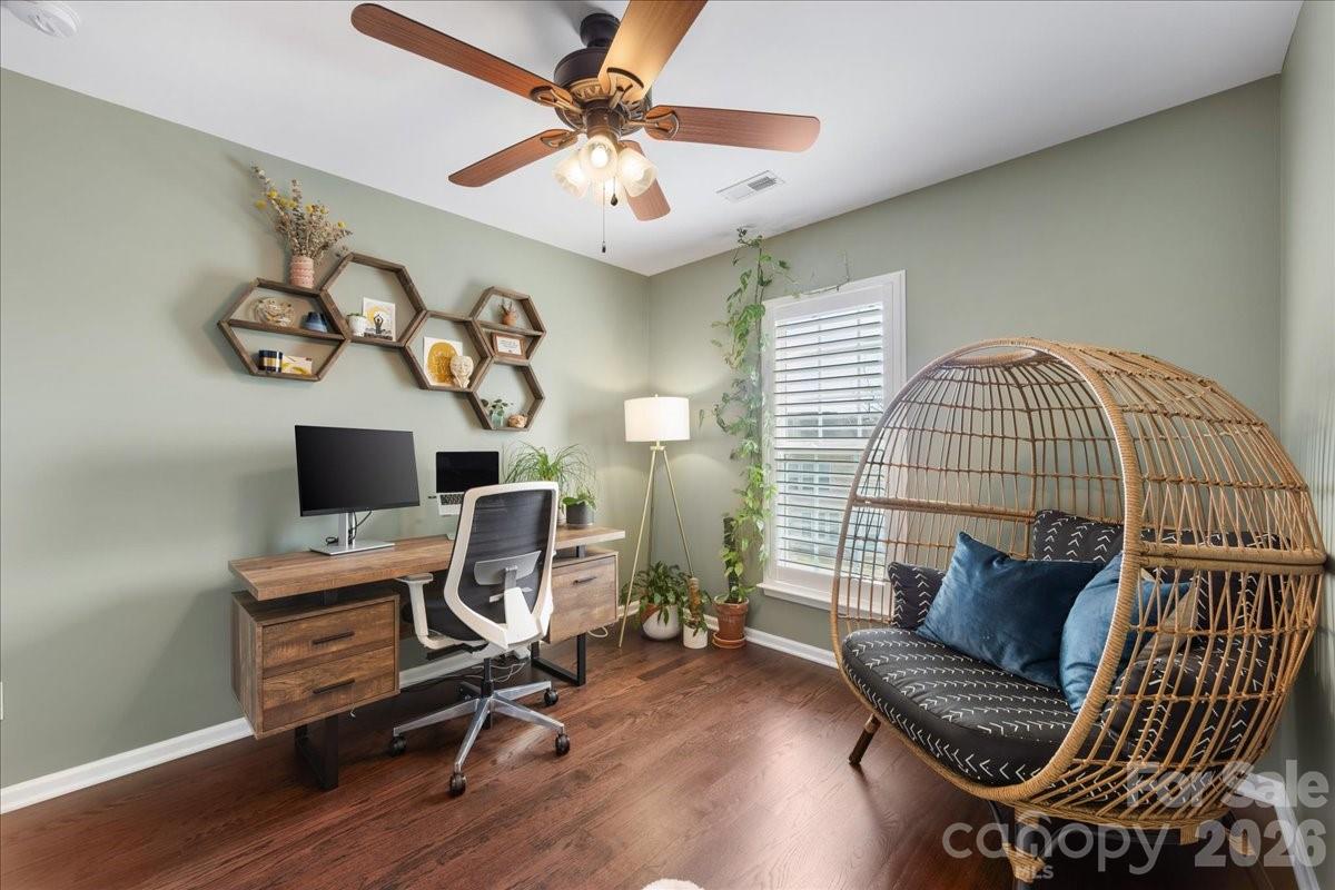 2434 Royal York Avenue — Charlotte
