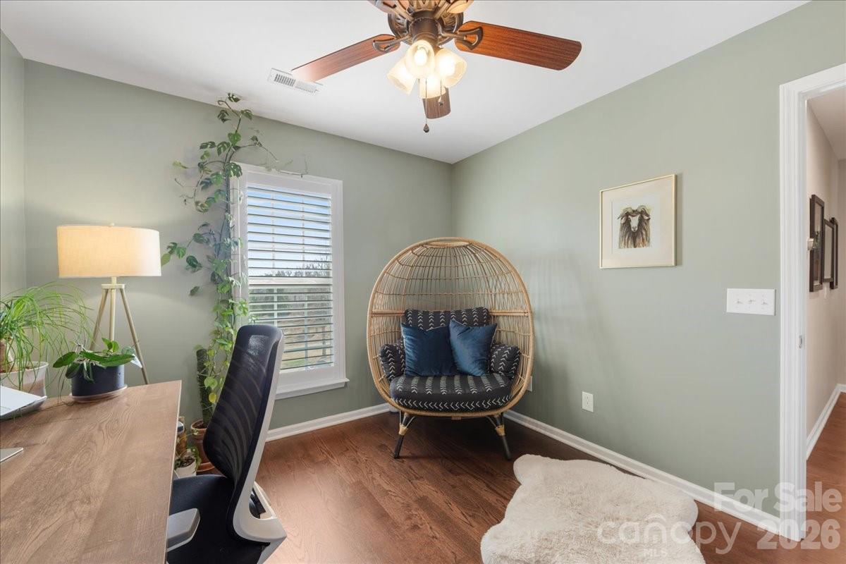 2434 Royal York Avenue — Charlotte