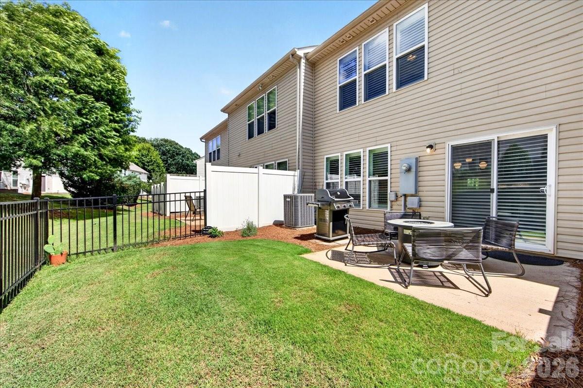 2434 Royal York Avenue — Charlotte