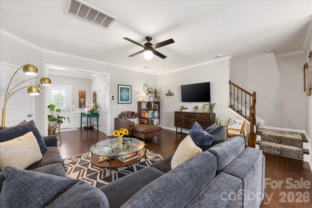 2434 Royal York Avenue — Charlotte