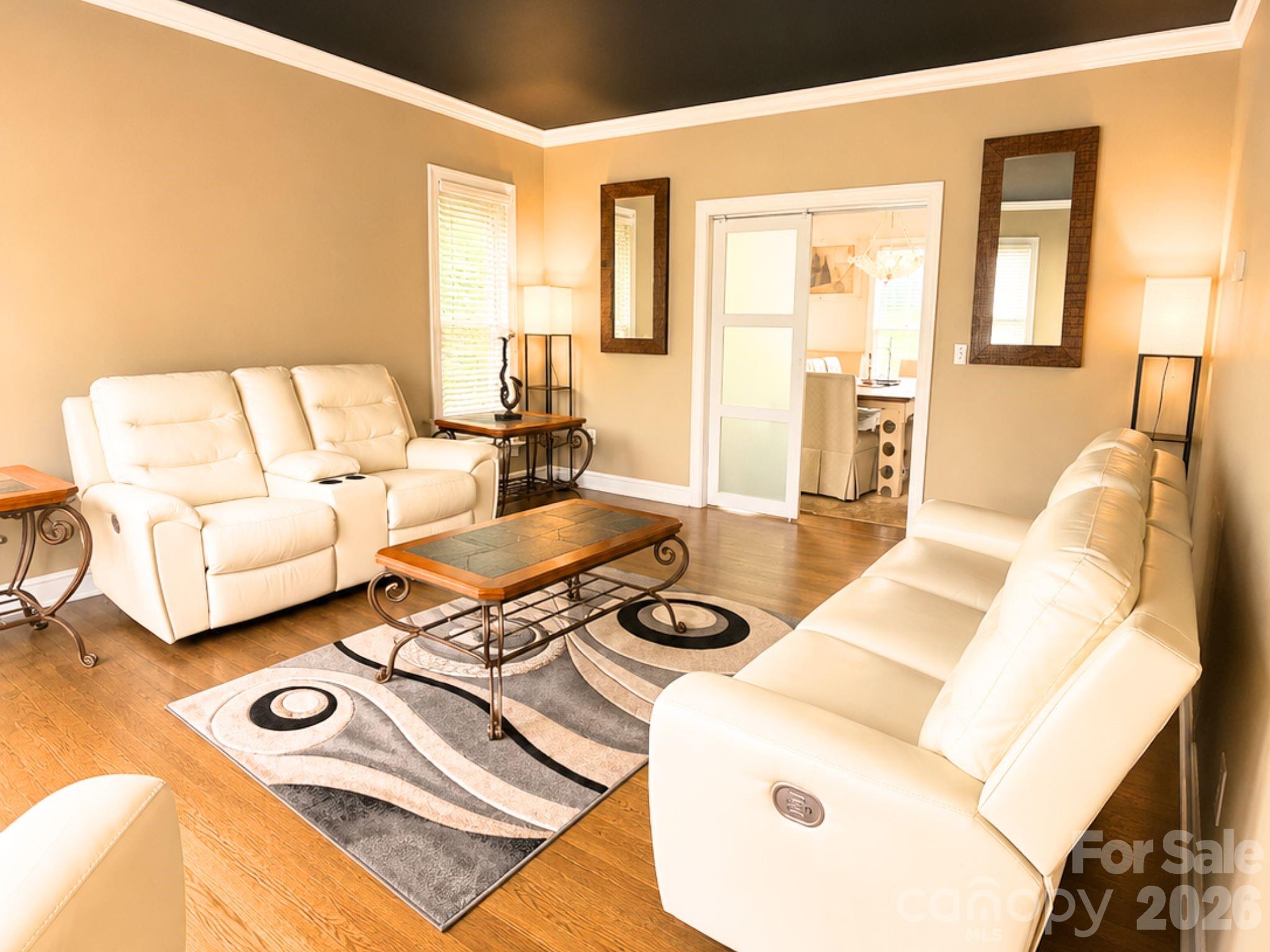 4215 3rd Street NW — Hickory