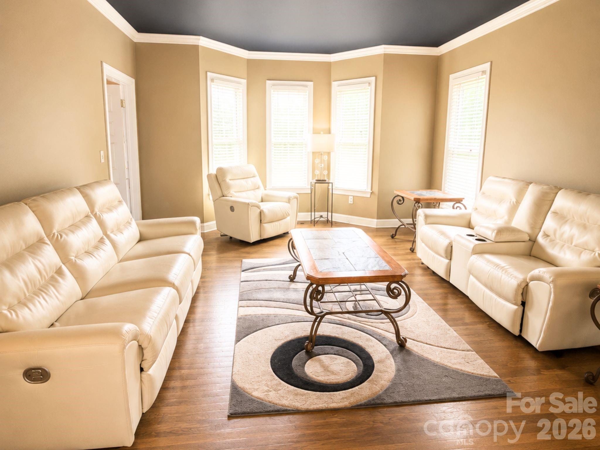4215 3rd Street NW — Hickory