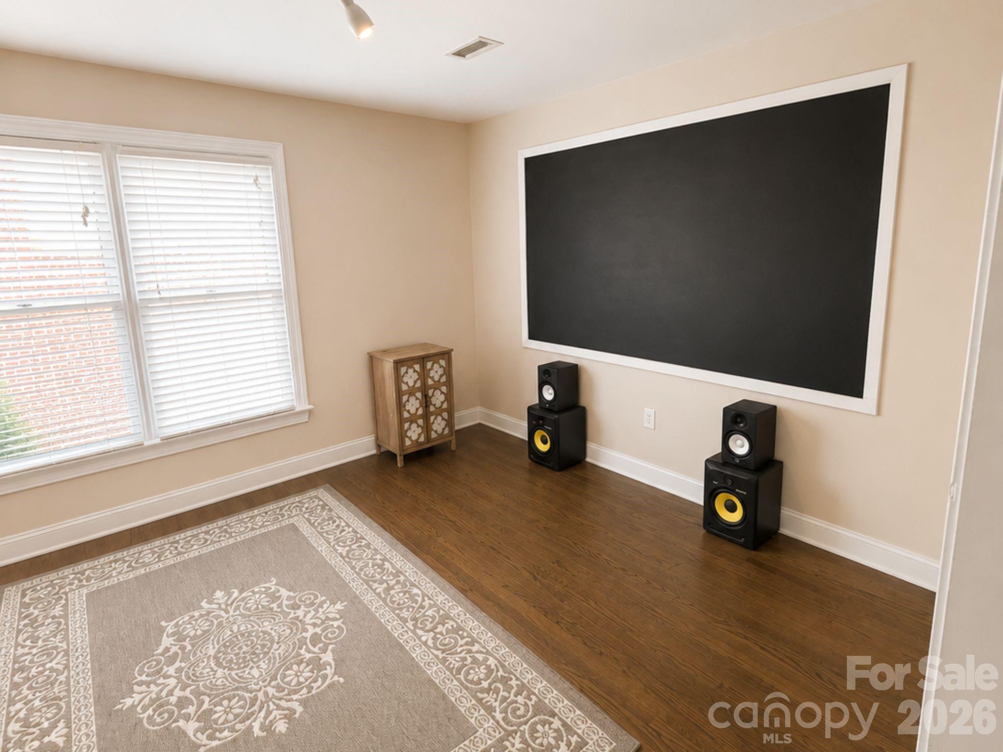 4215 3rd Street NW — Hickory