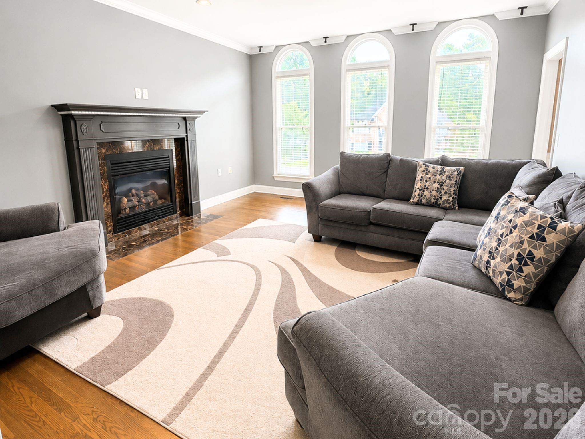 4215 3rd Street NW — Hickory
