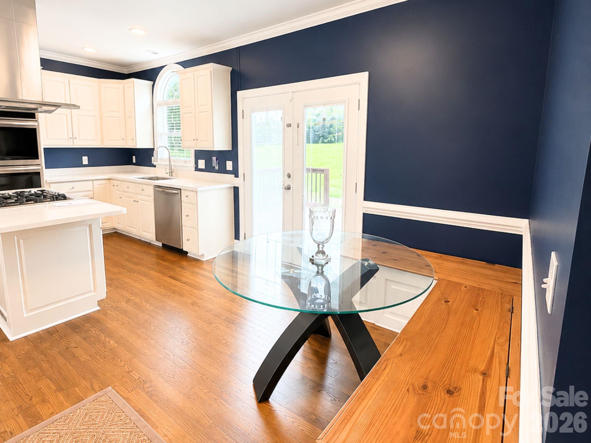4215 3rd Street NW — Hickory