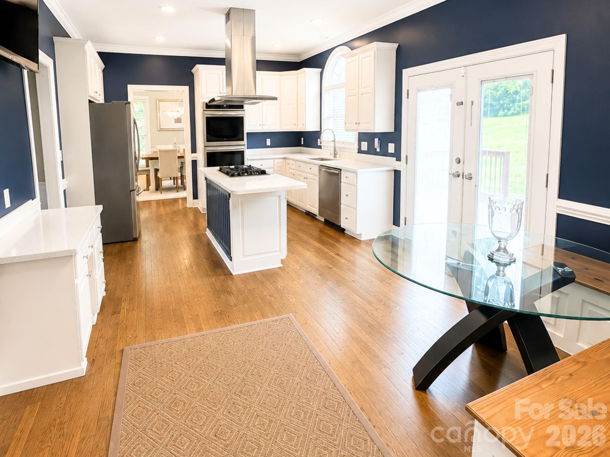 4215 3rd Street NW — Hickory