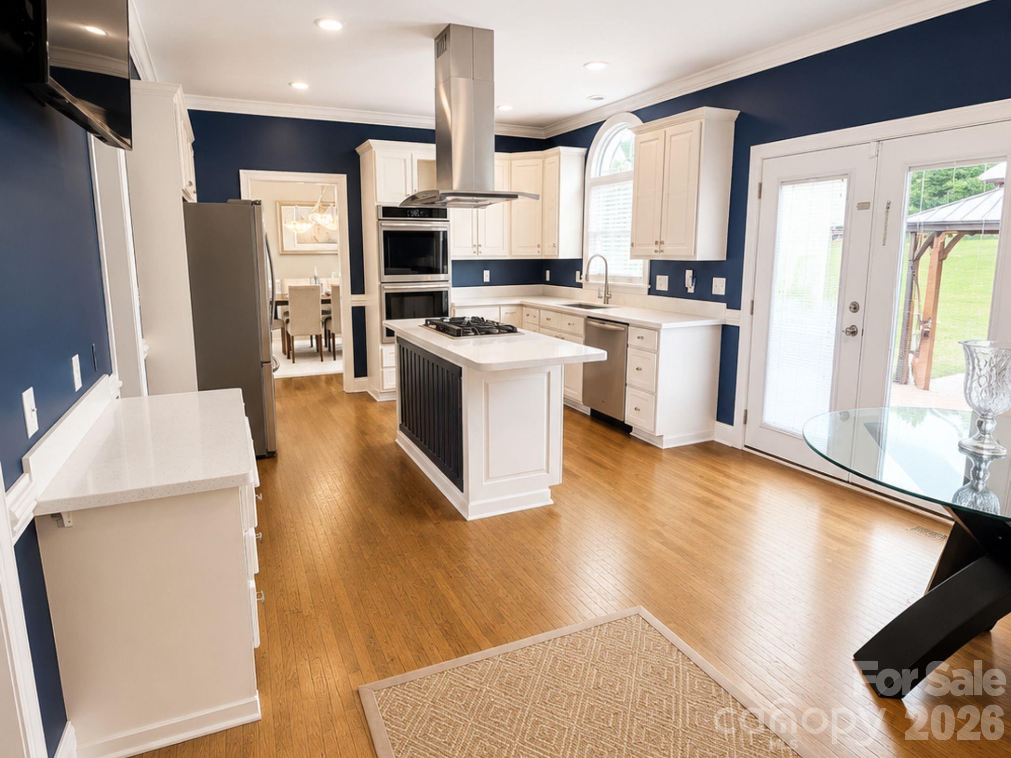 4215 3rd Street NW — Hickory