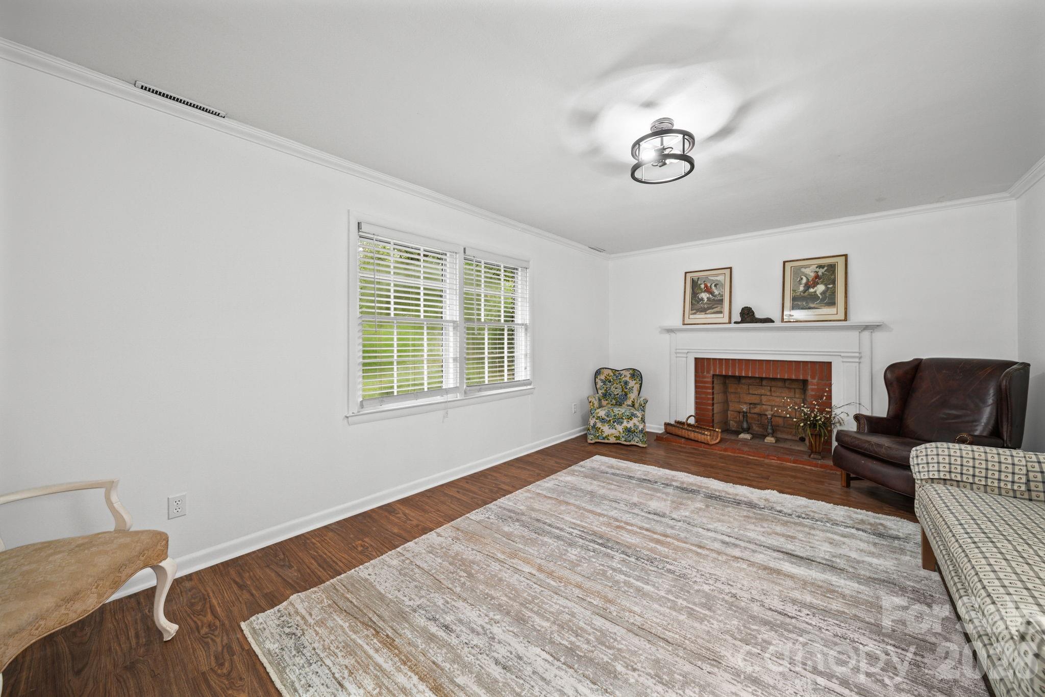 1210 Crescent Avenue — Gastonia