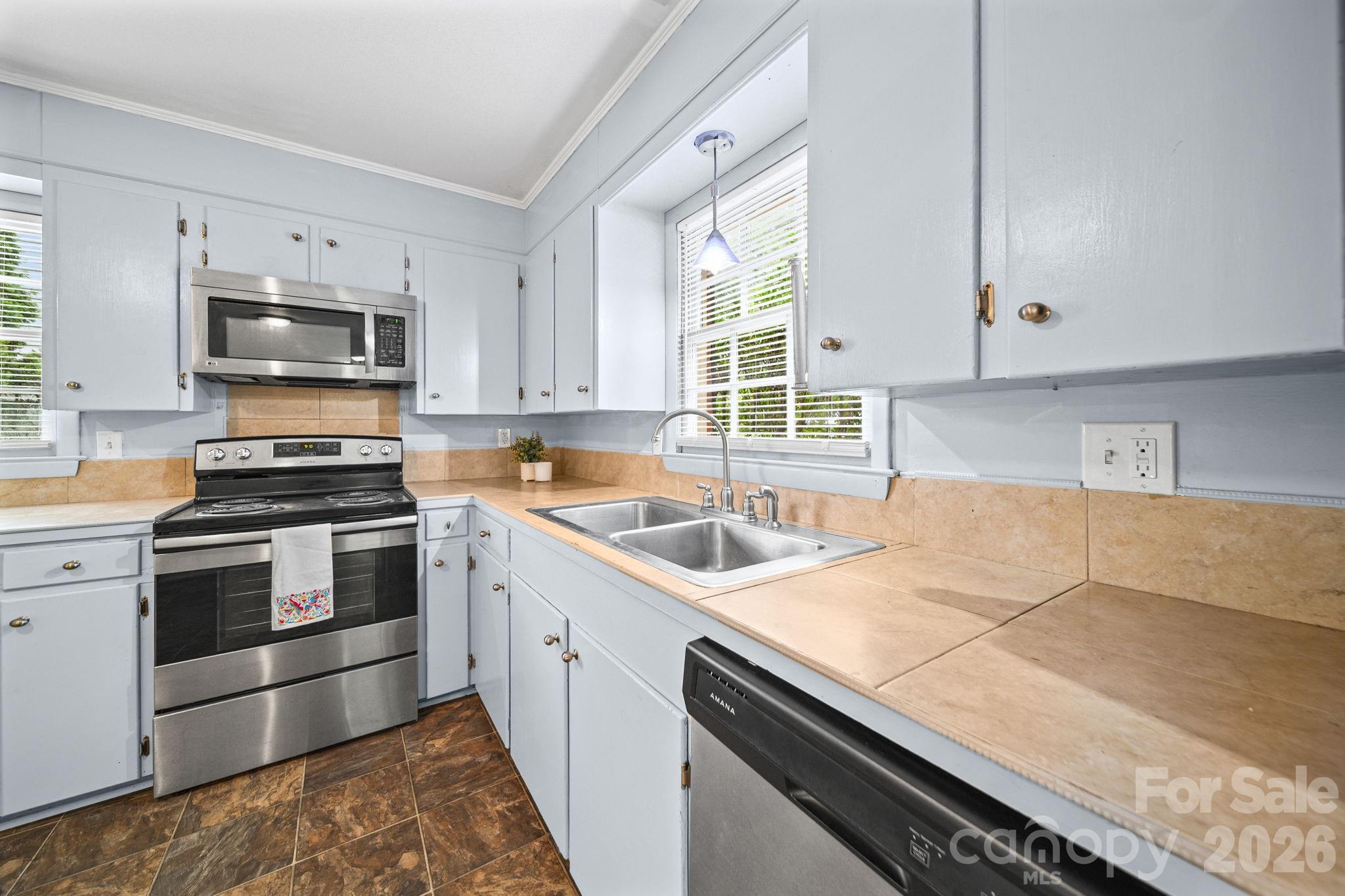 1210 Crescent Avenue — Gastonia