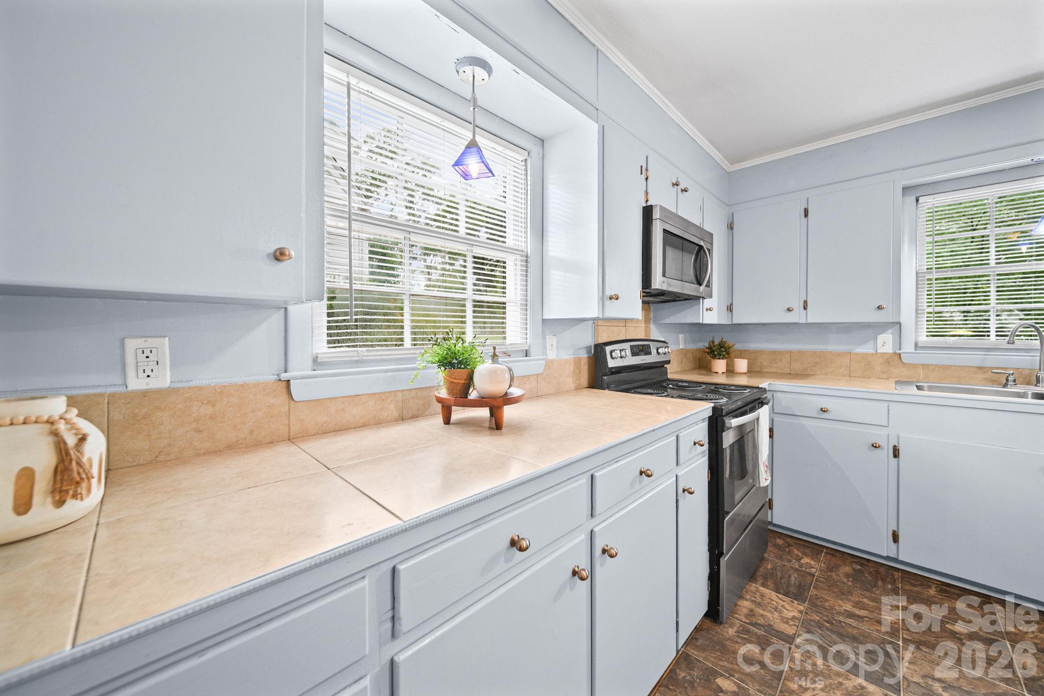 1210 Crescent Avenue — Gastonia