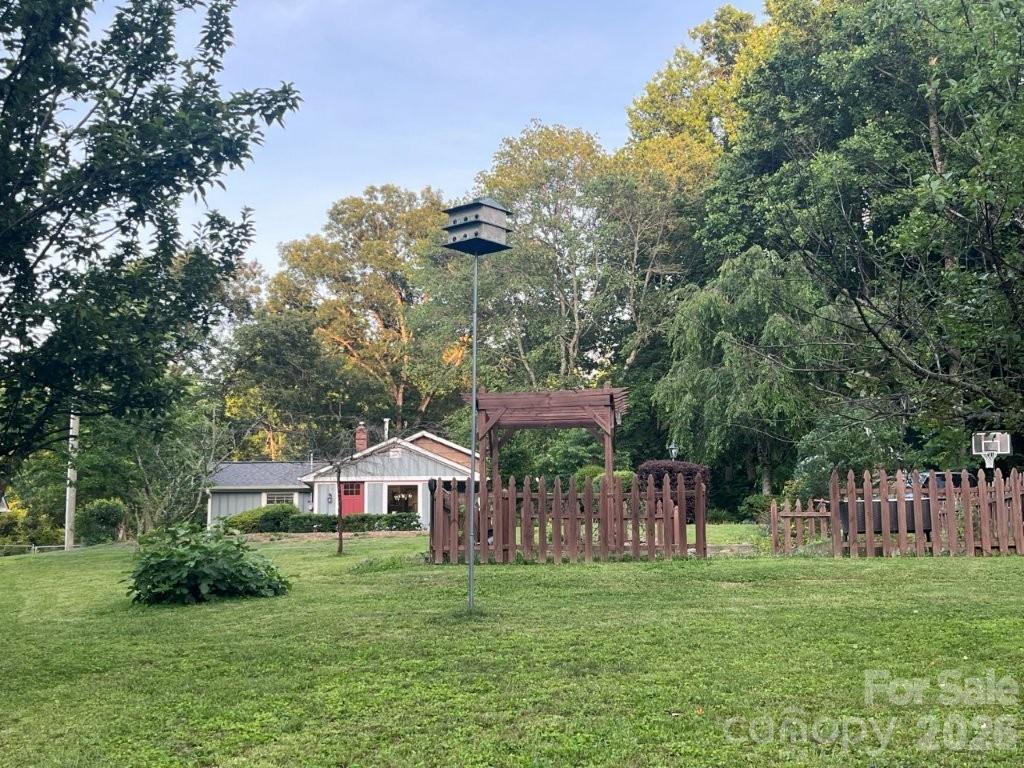 325 Ewbank Road — Etowah