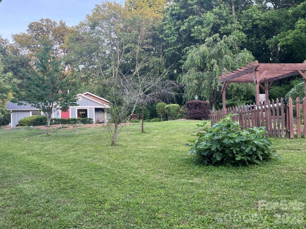 325 Ewbank Road — Etowah