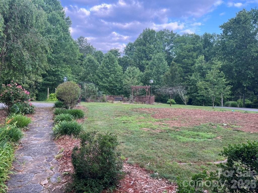 325 Ewbank Road — Etowah