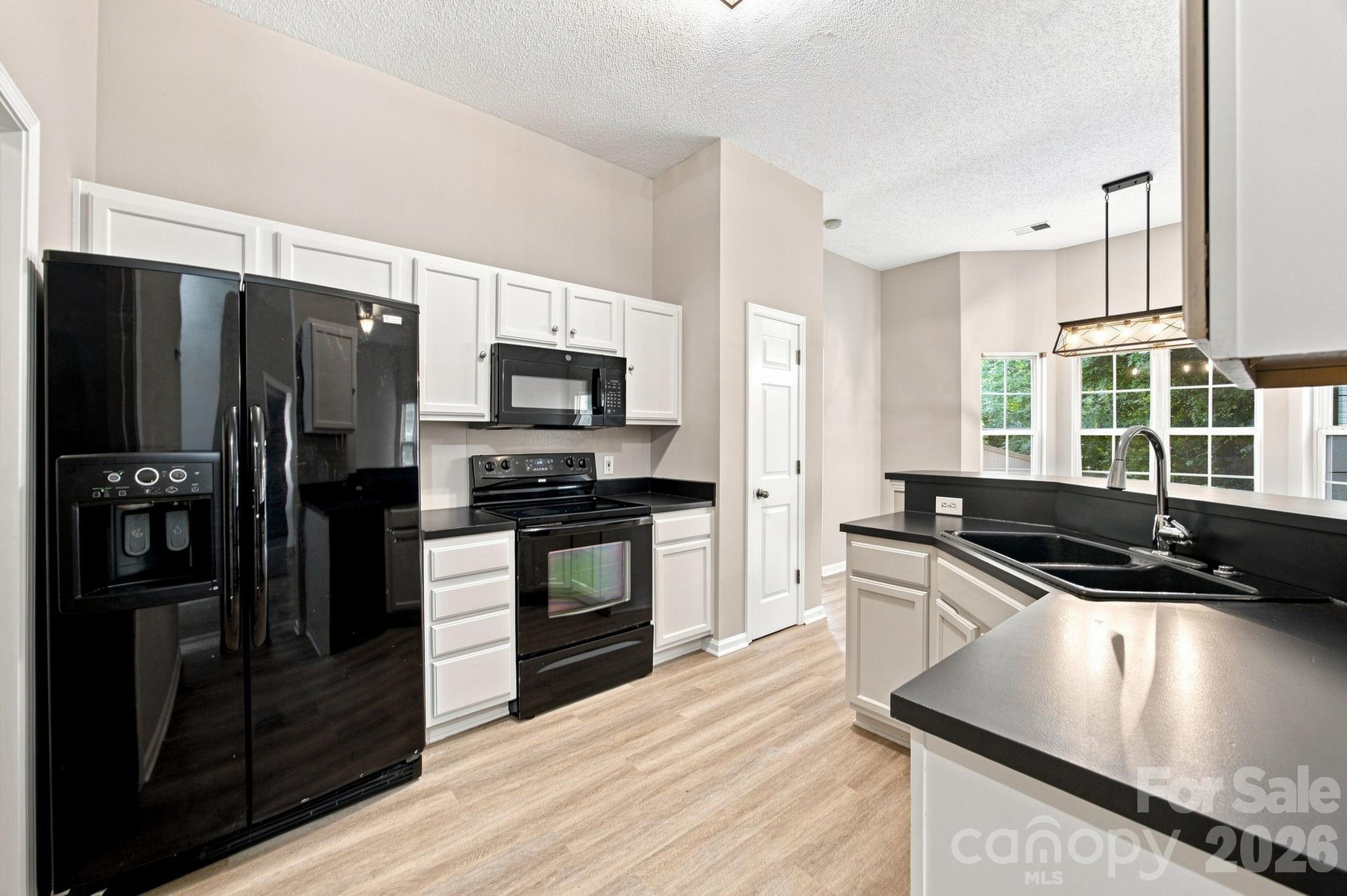 7632 Free Bird Avenue — Charlotte