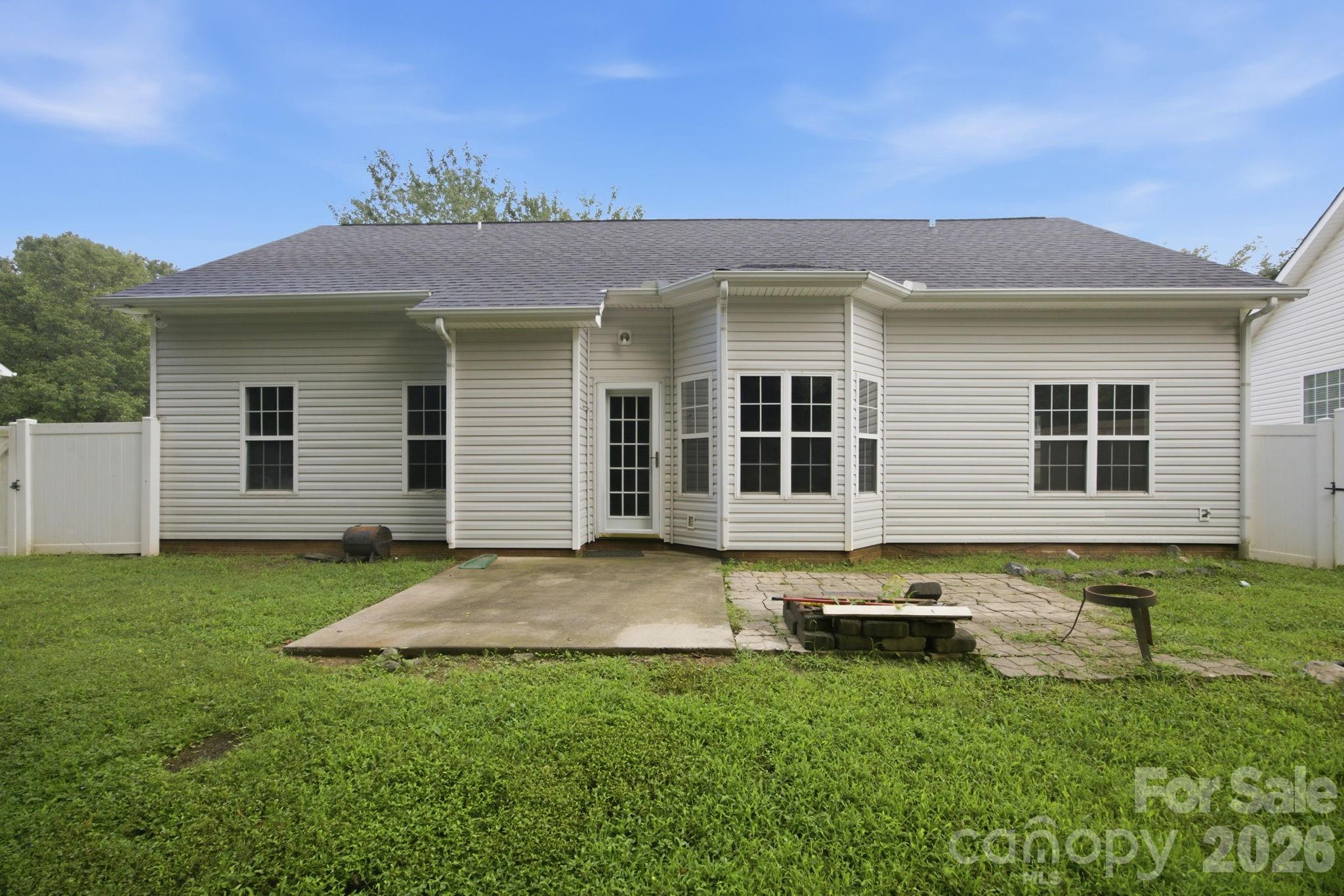 7632 Free Bird Avenue — Charlotte