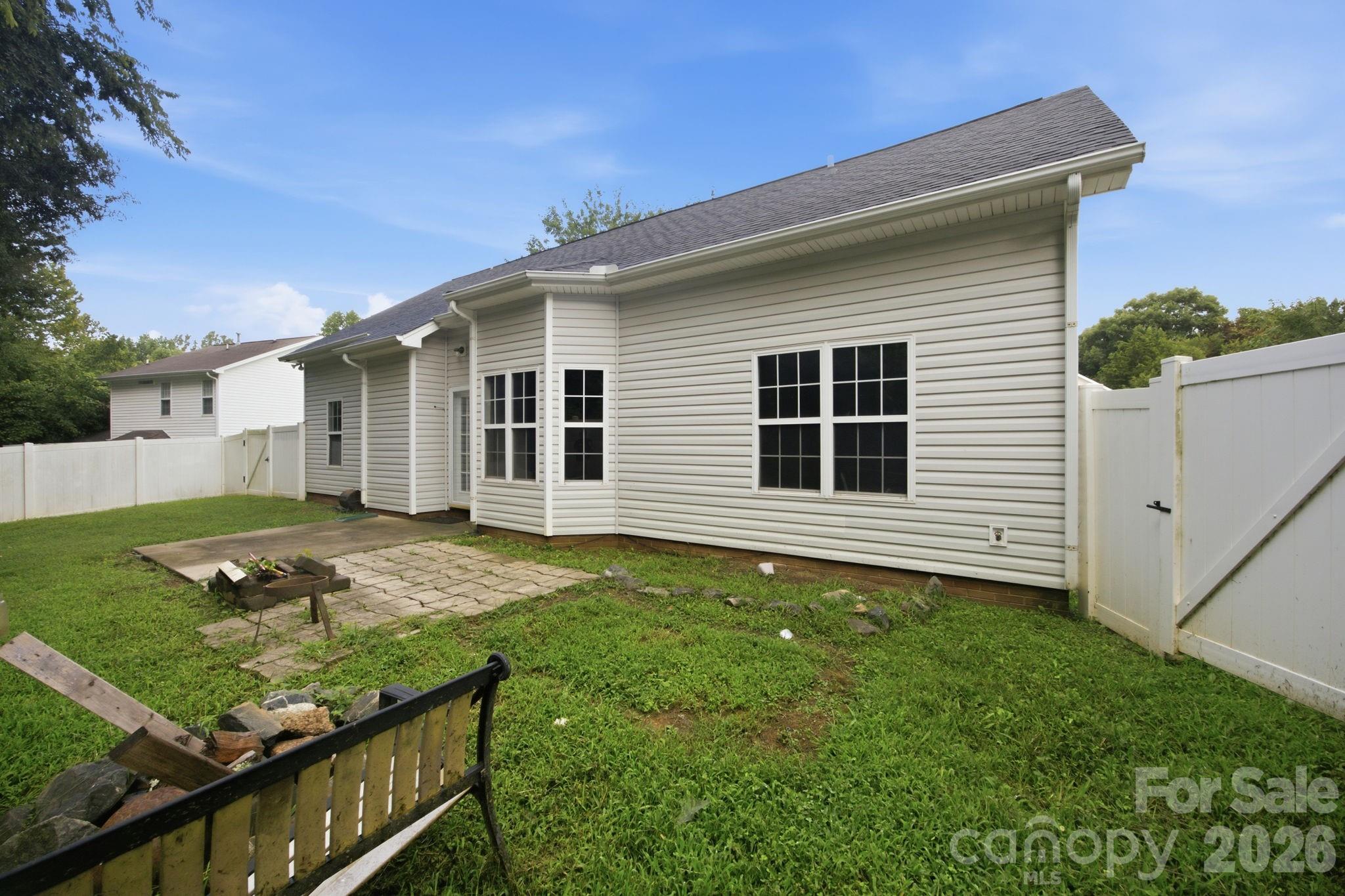 7632 Free Bird Avenue — Charlotte