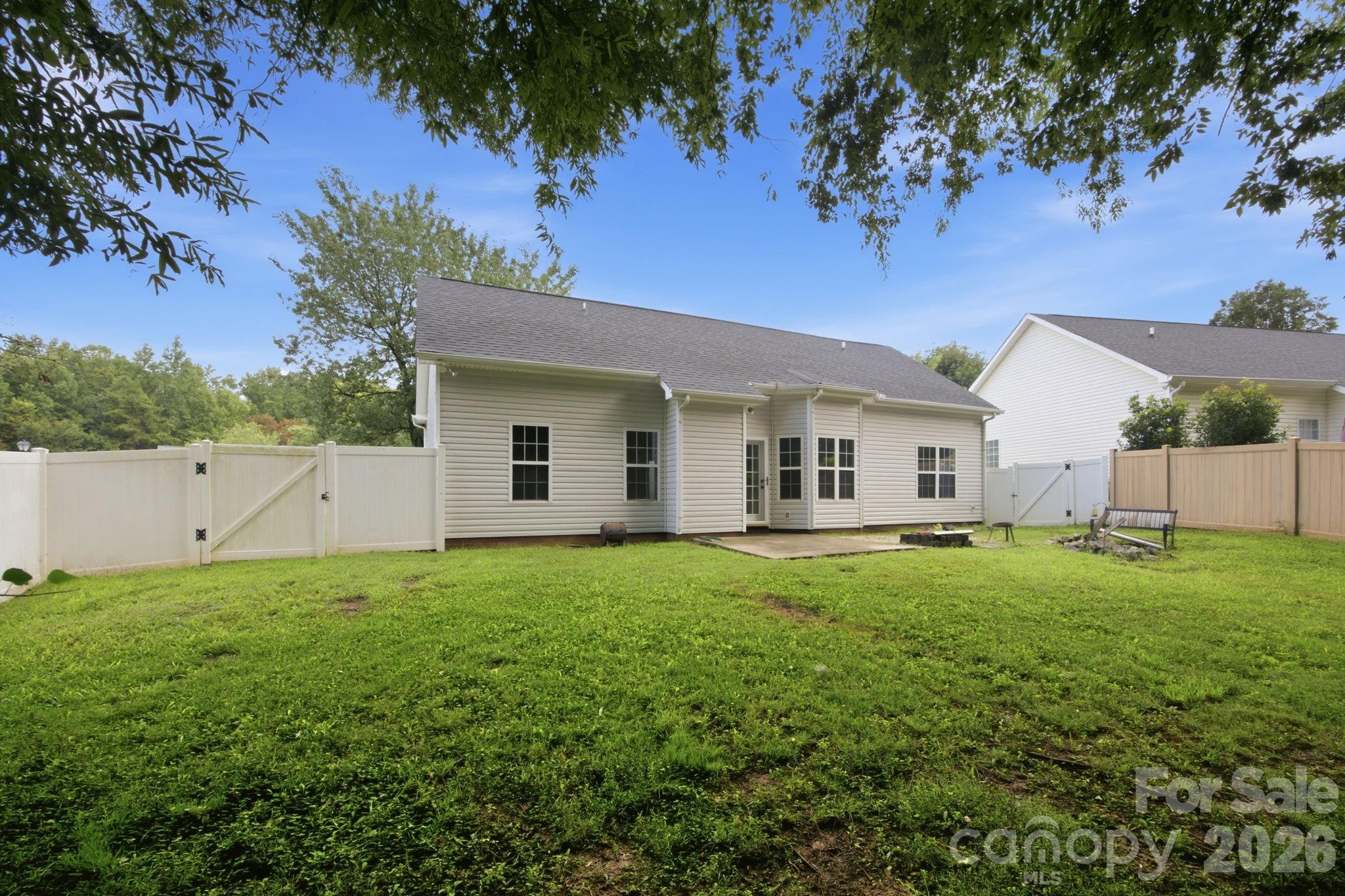 7632 Free Bird Avenue — Charlotte