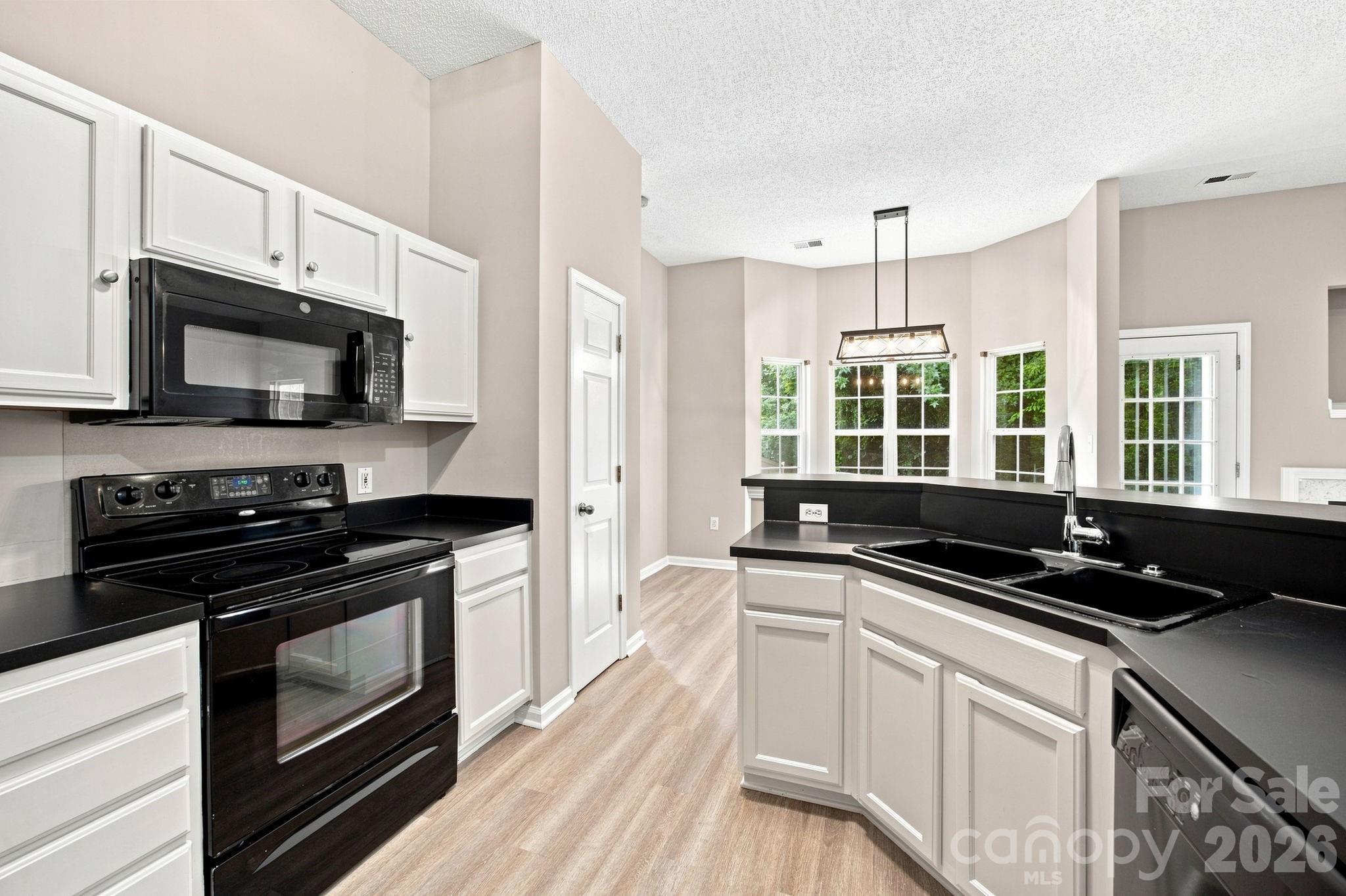 7632 Free Bird Avenue — Charlotte