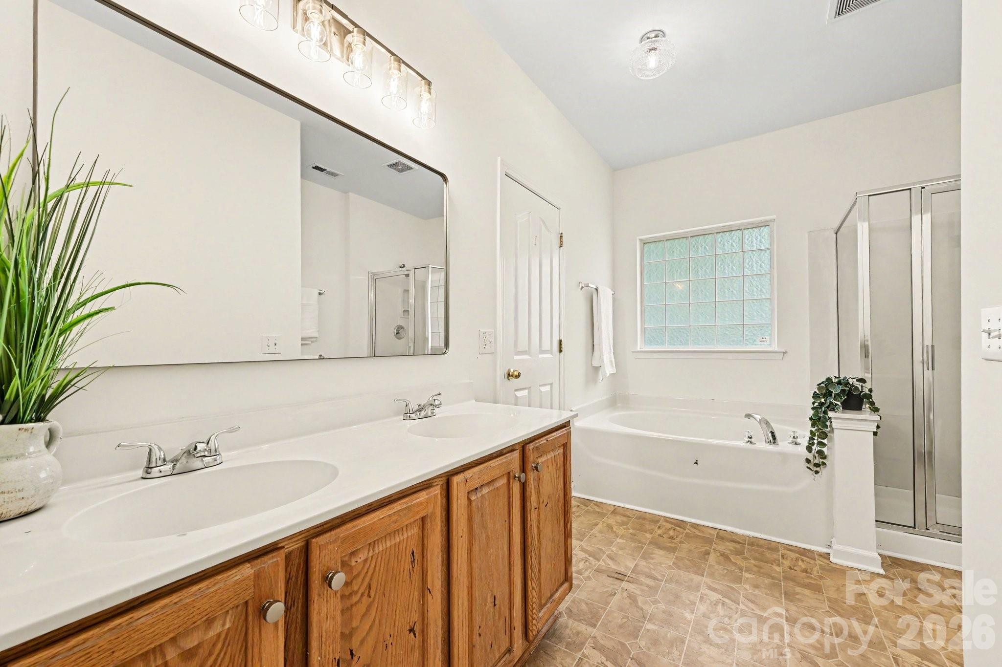 17224 Overstone Court — Charlotte