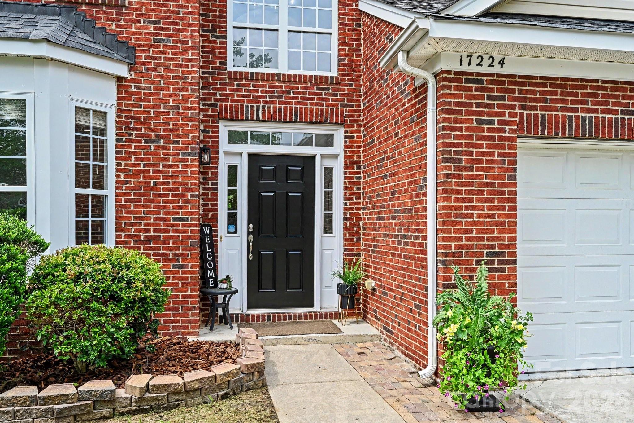 17224 Overstone Court — Charlotte
