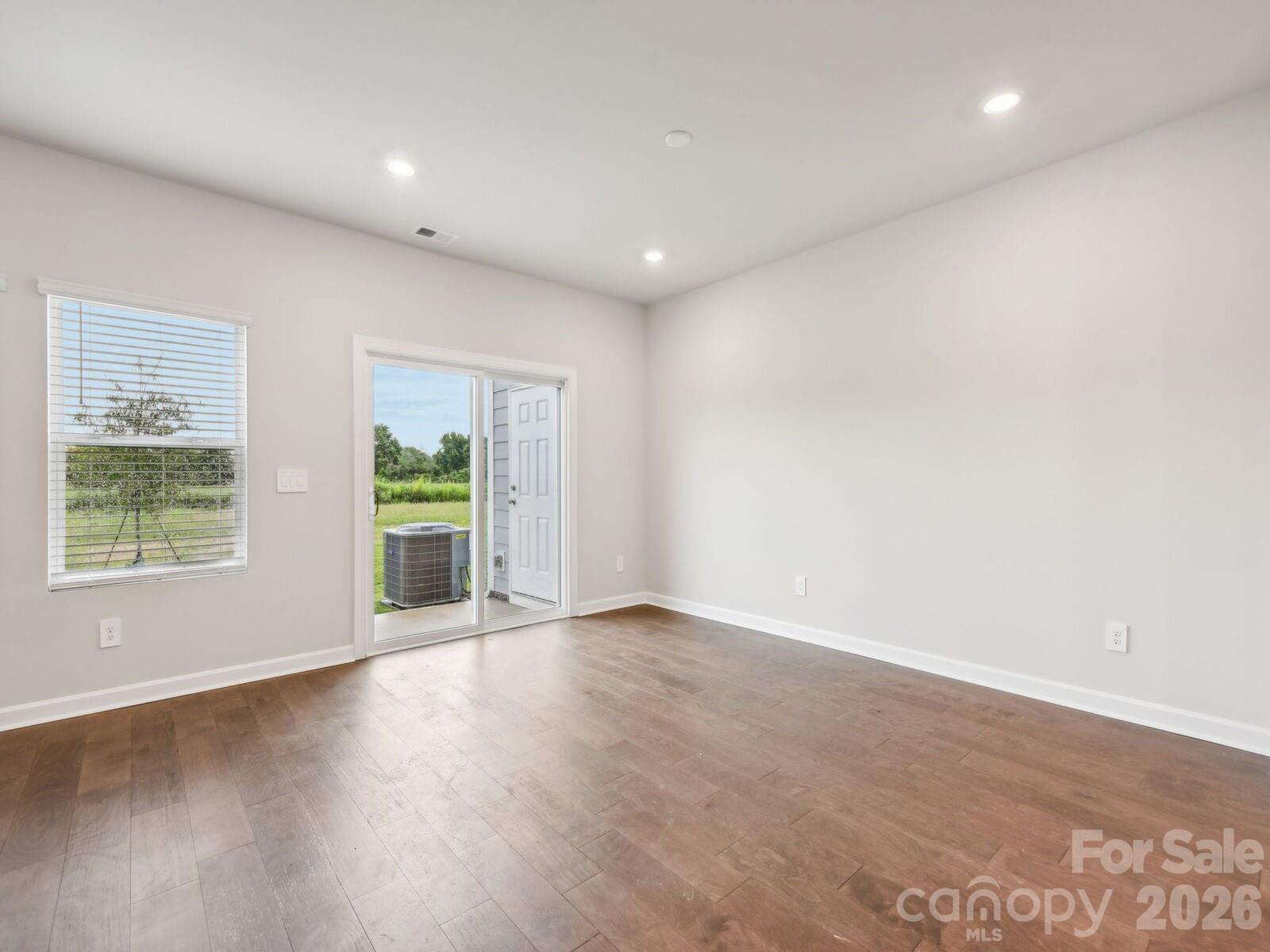 9045 Foggy Brook Loop — Charlotte