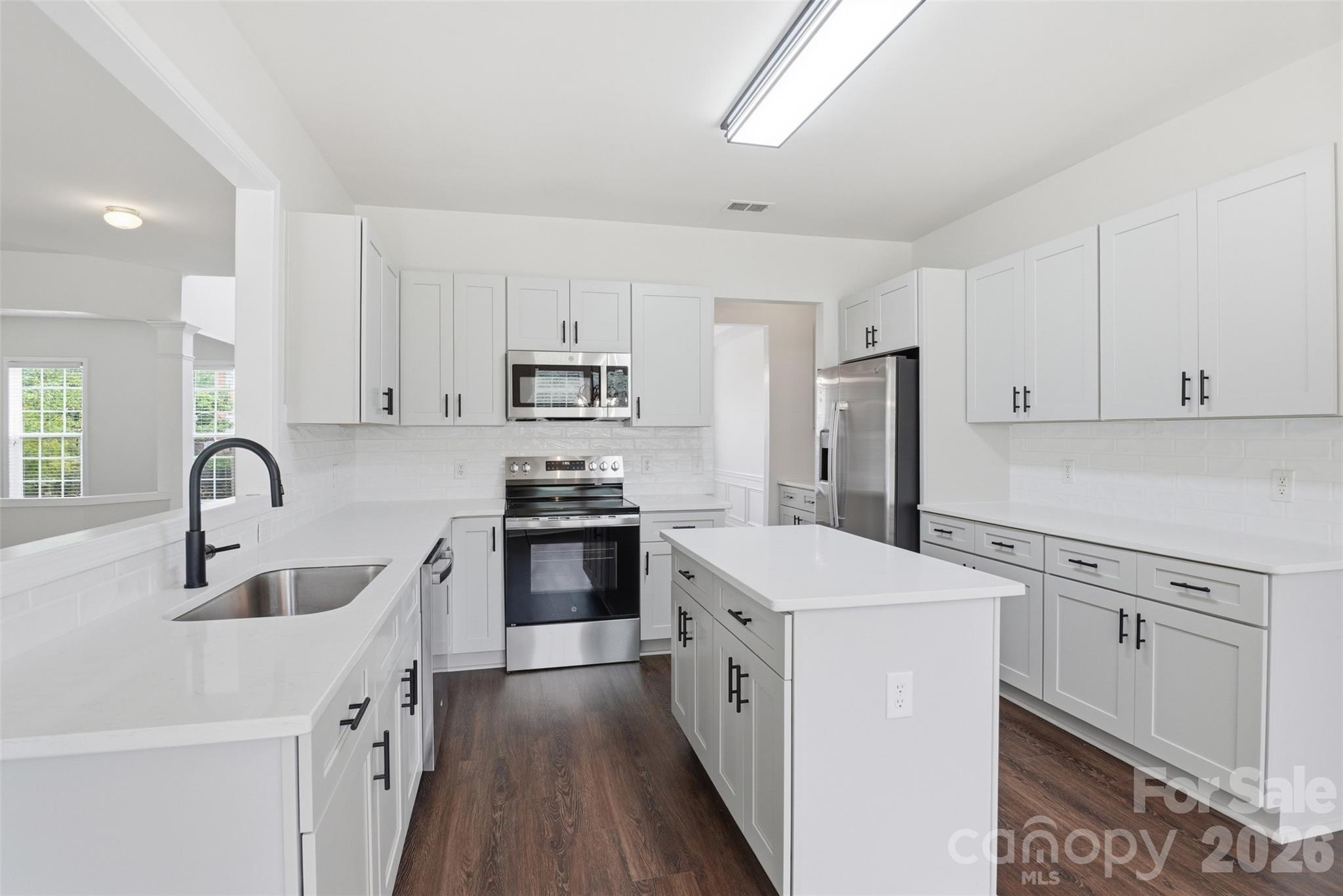 7633 Rathburn Lane — Charlotte