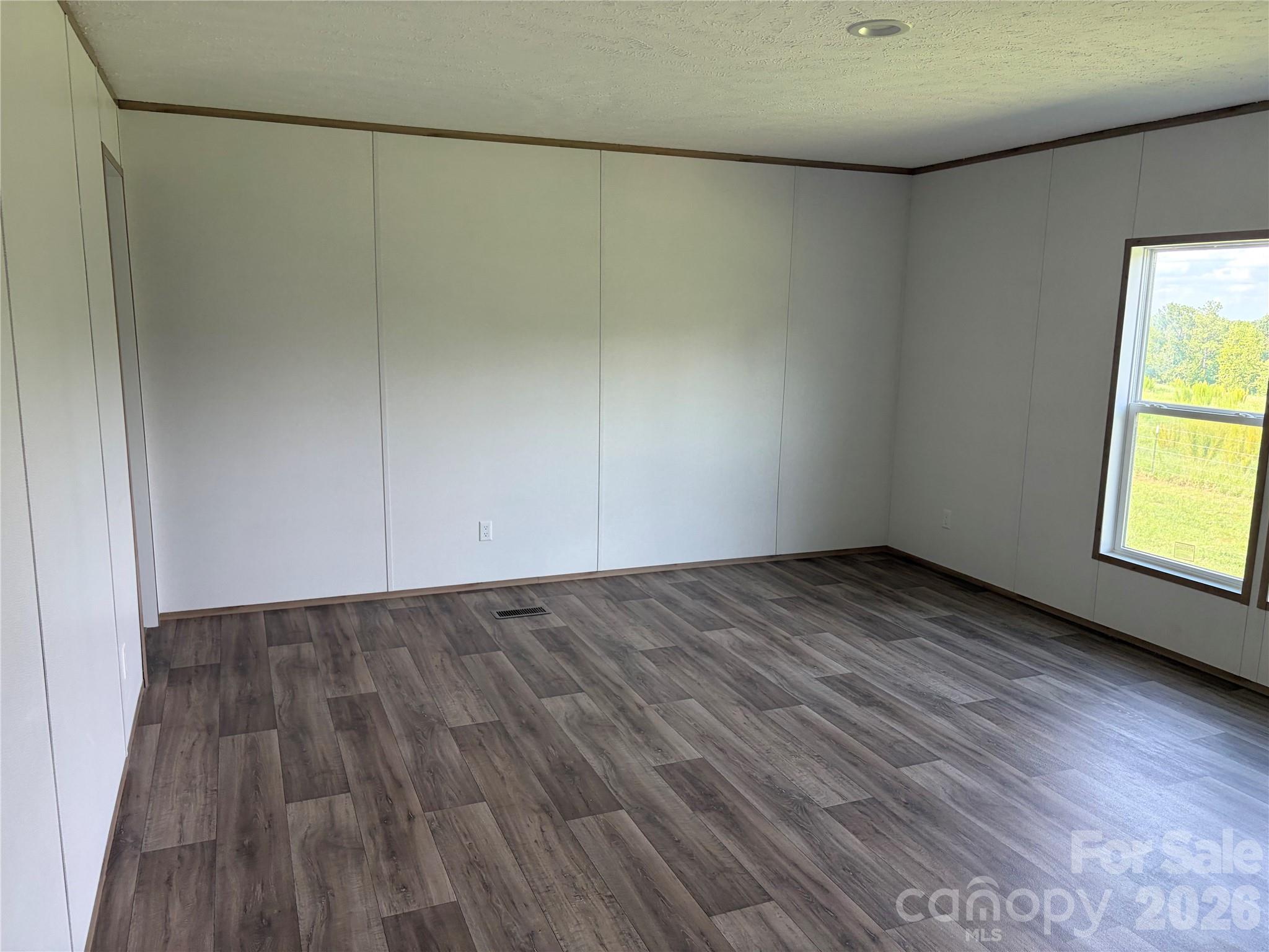 816 Hough Street — Mount Croghan