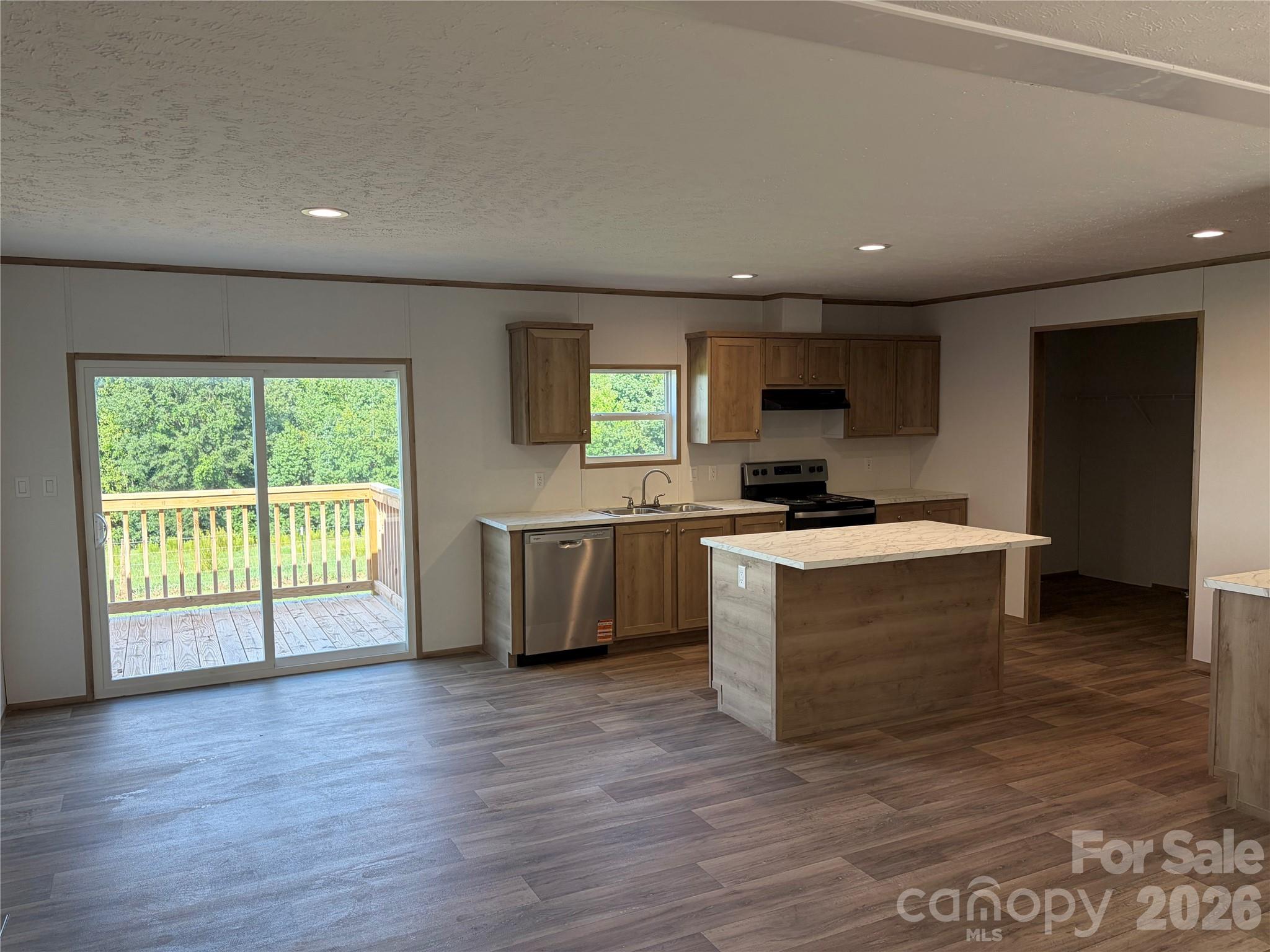 816 Hough Street — Mount Croghan