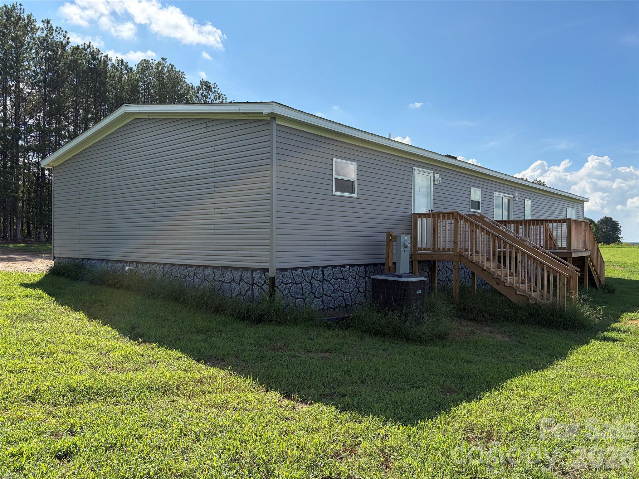 816 Hough Street — Mount Croghan