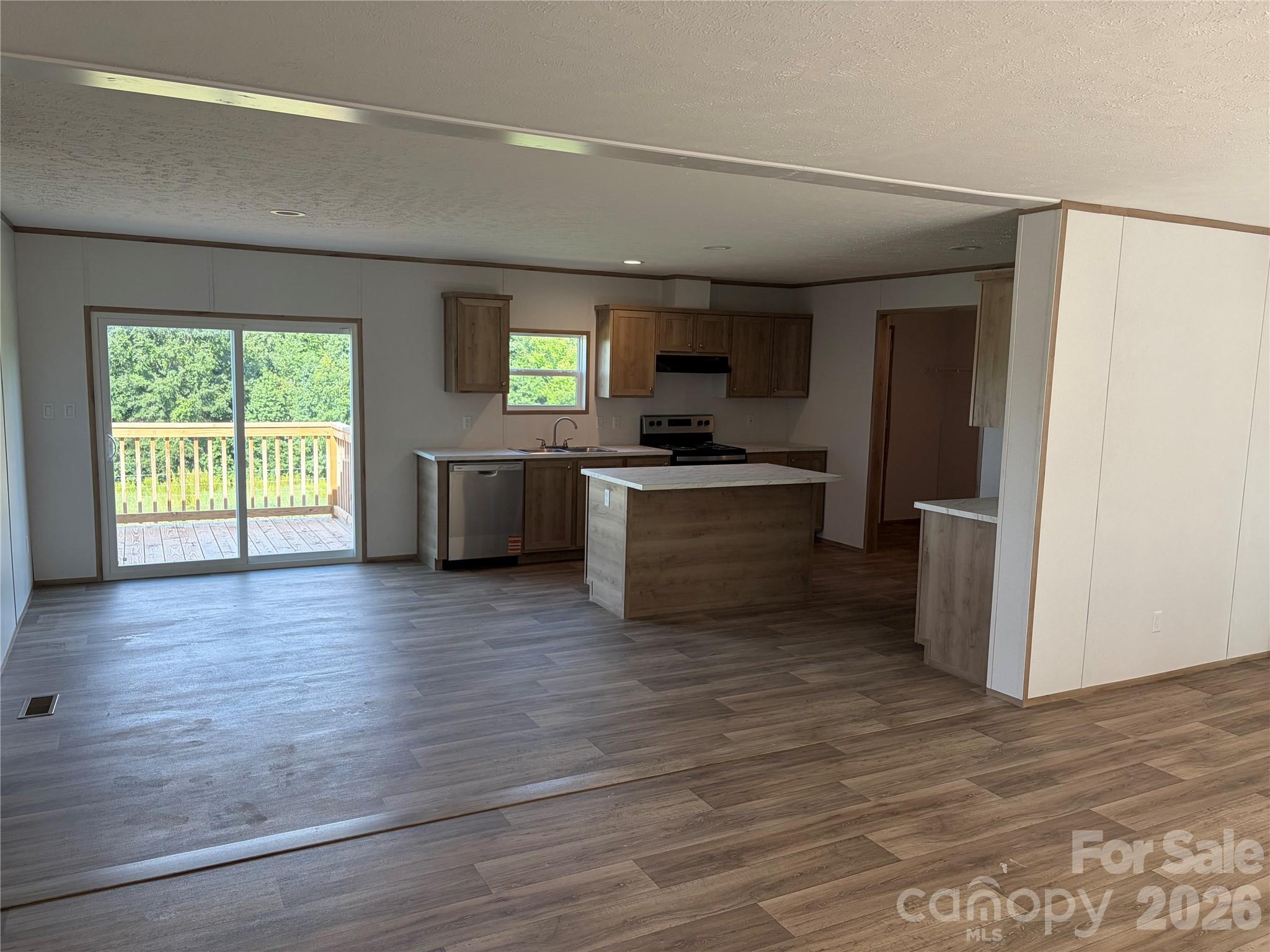 816 Hough Street — Mount Croghan