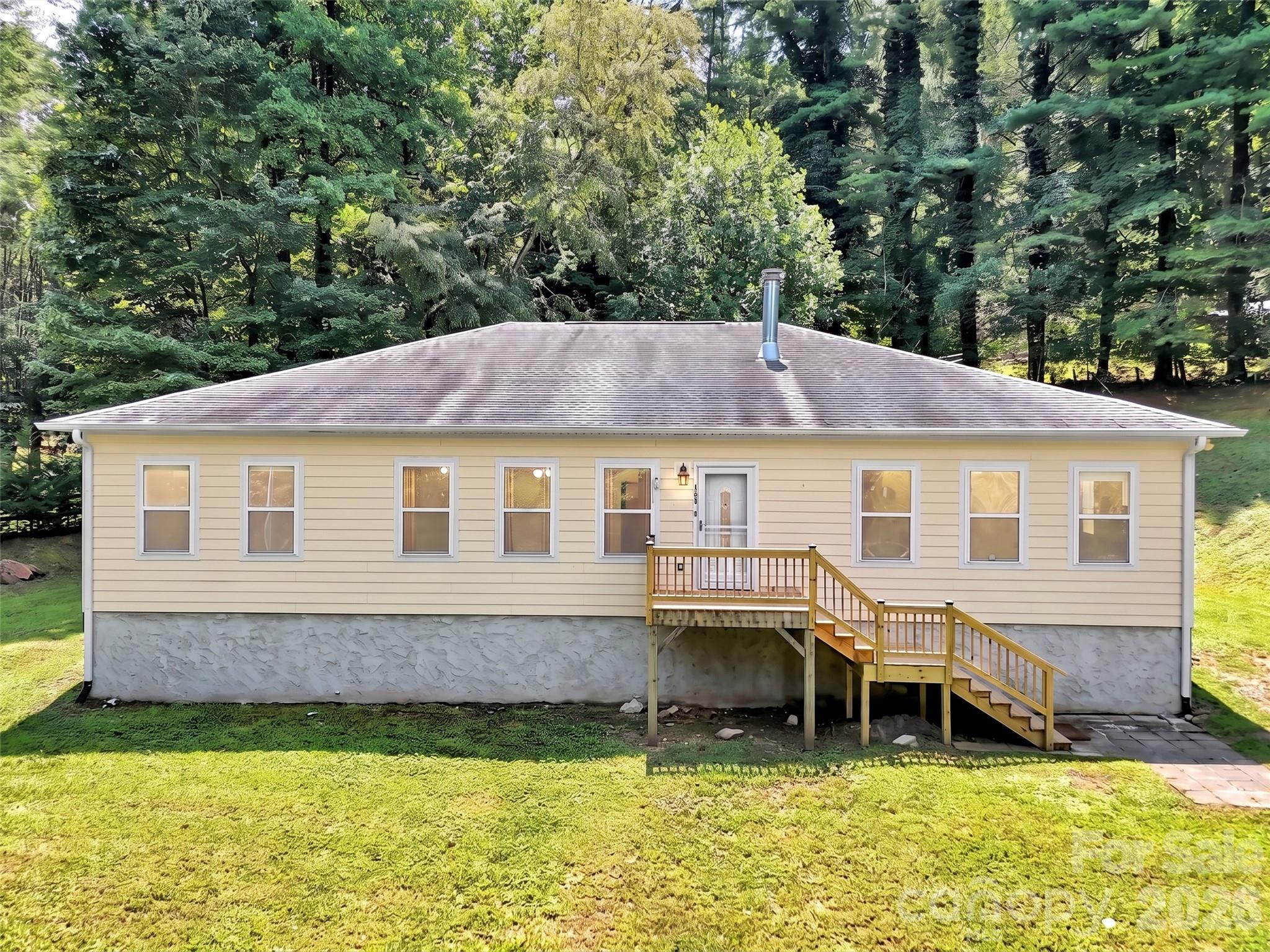 169 Roadrunner Drive — Balsam