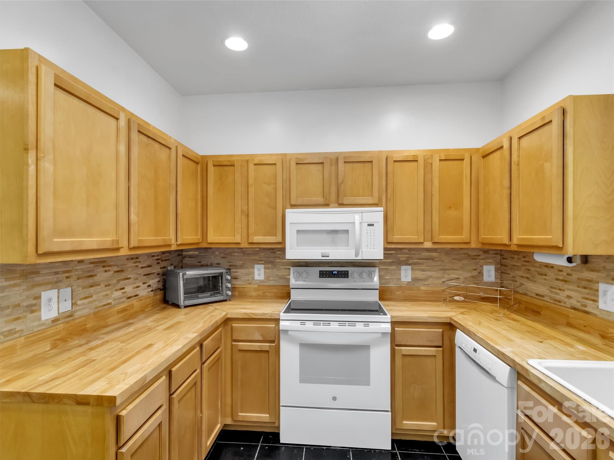 169 Roadrunner Drive — Balsam