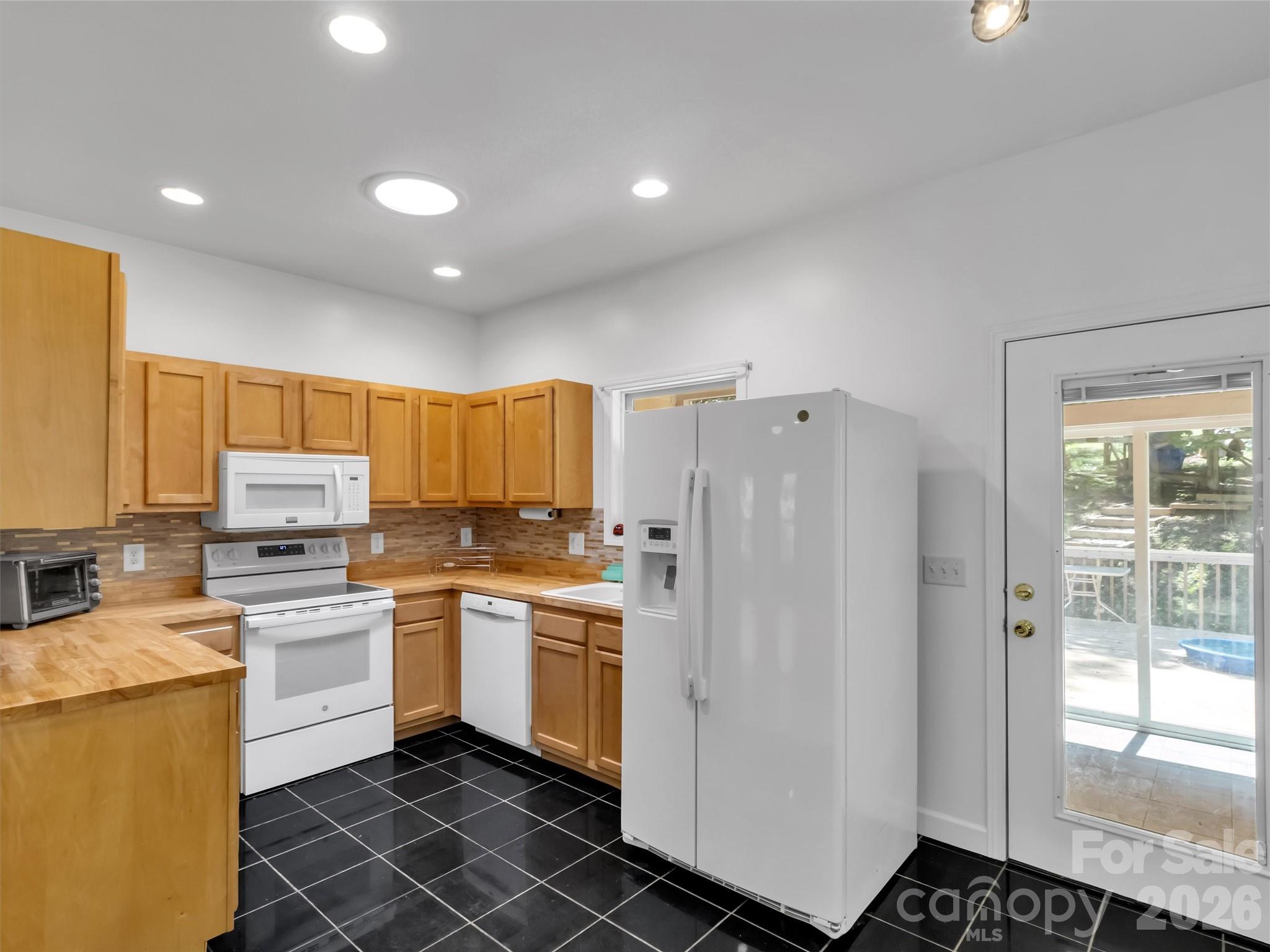 169 Roadrunner Drive — Balsam