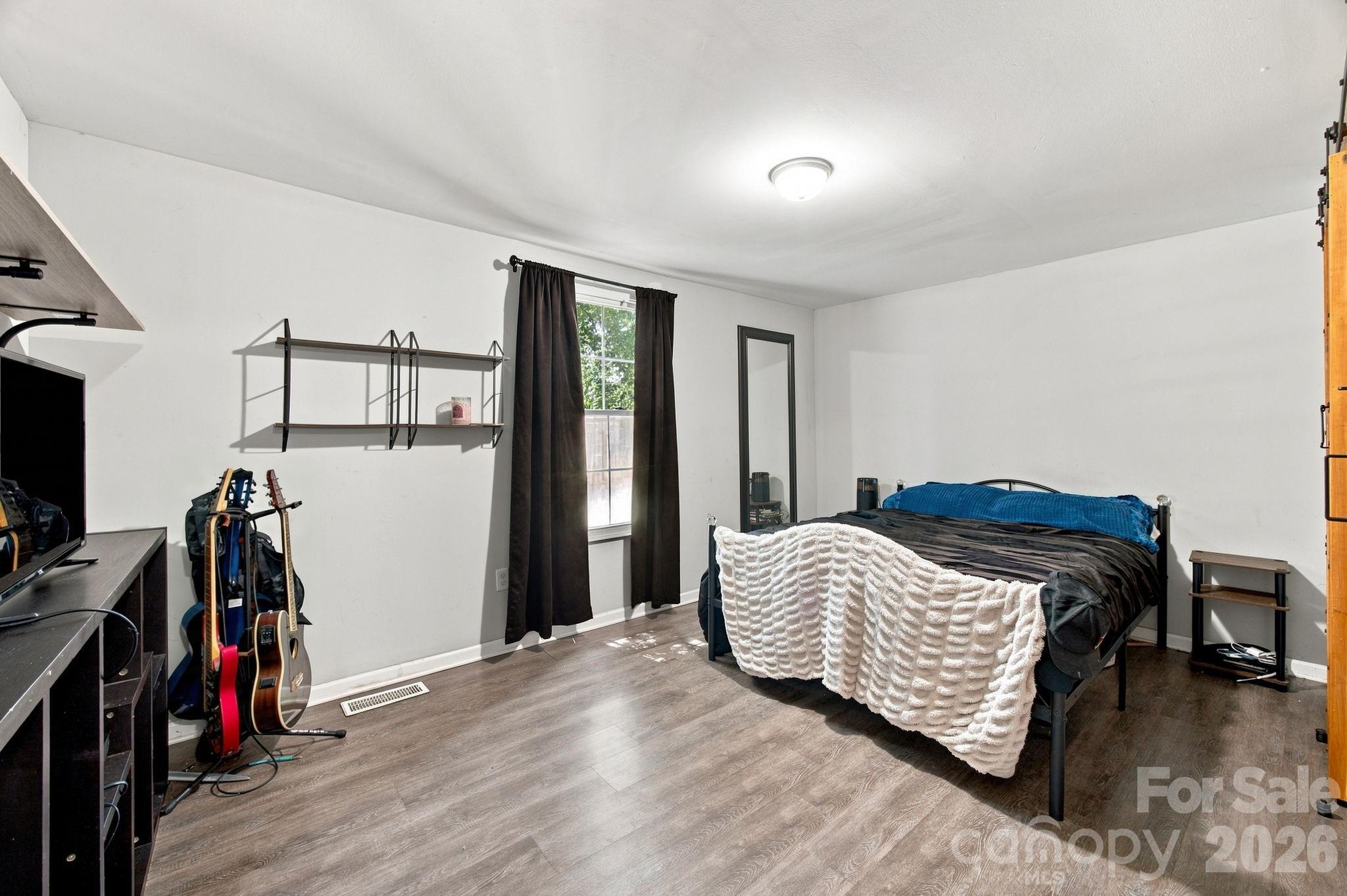 105 Park Street — Clover