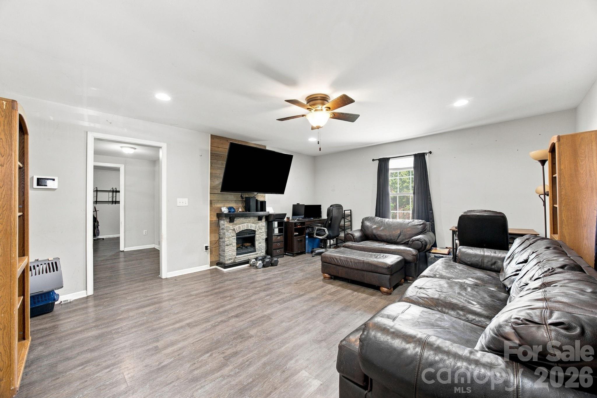 105 Park Street — Clover