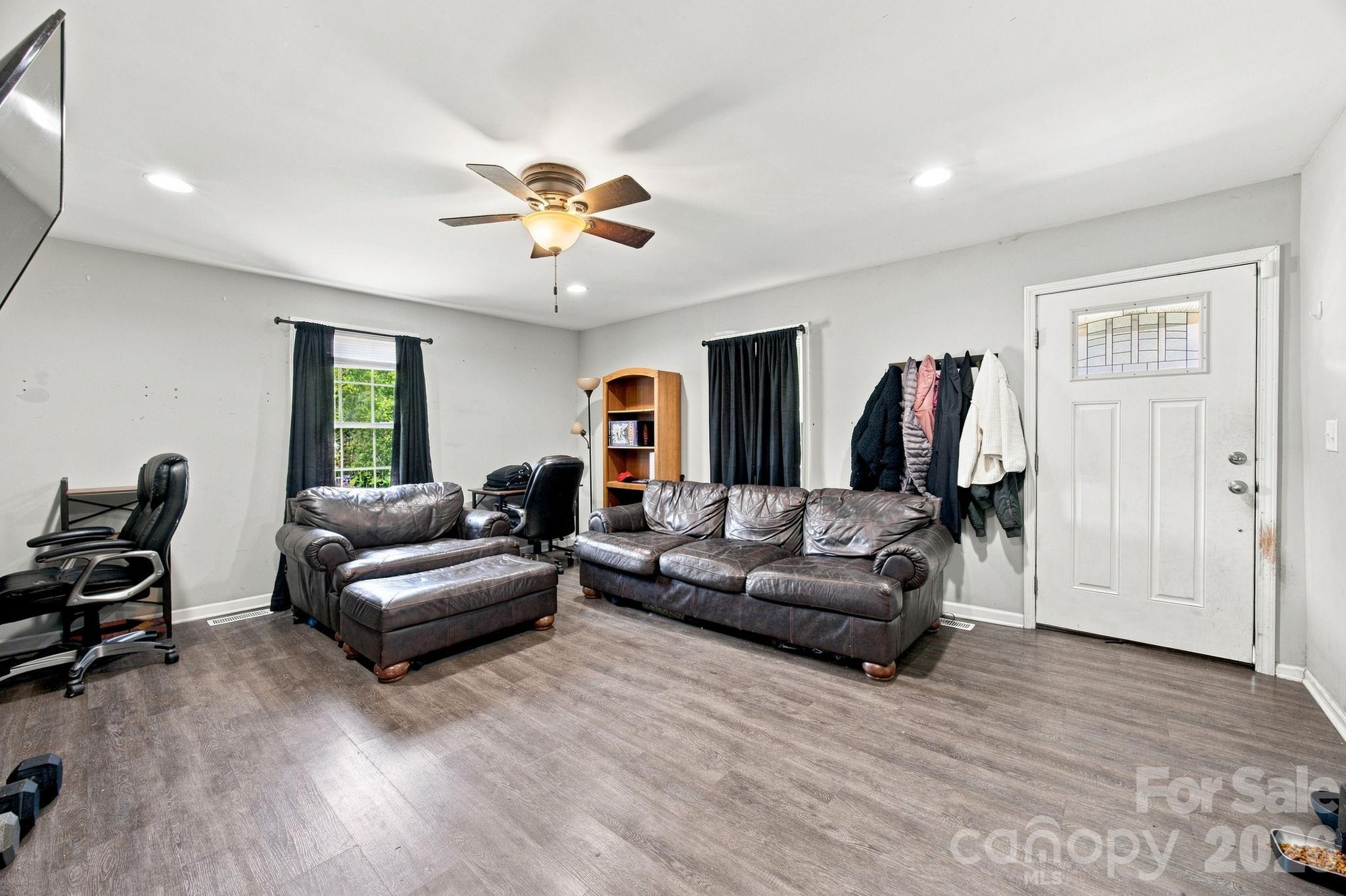 105 Park Street — Clover