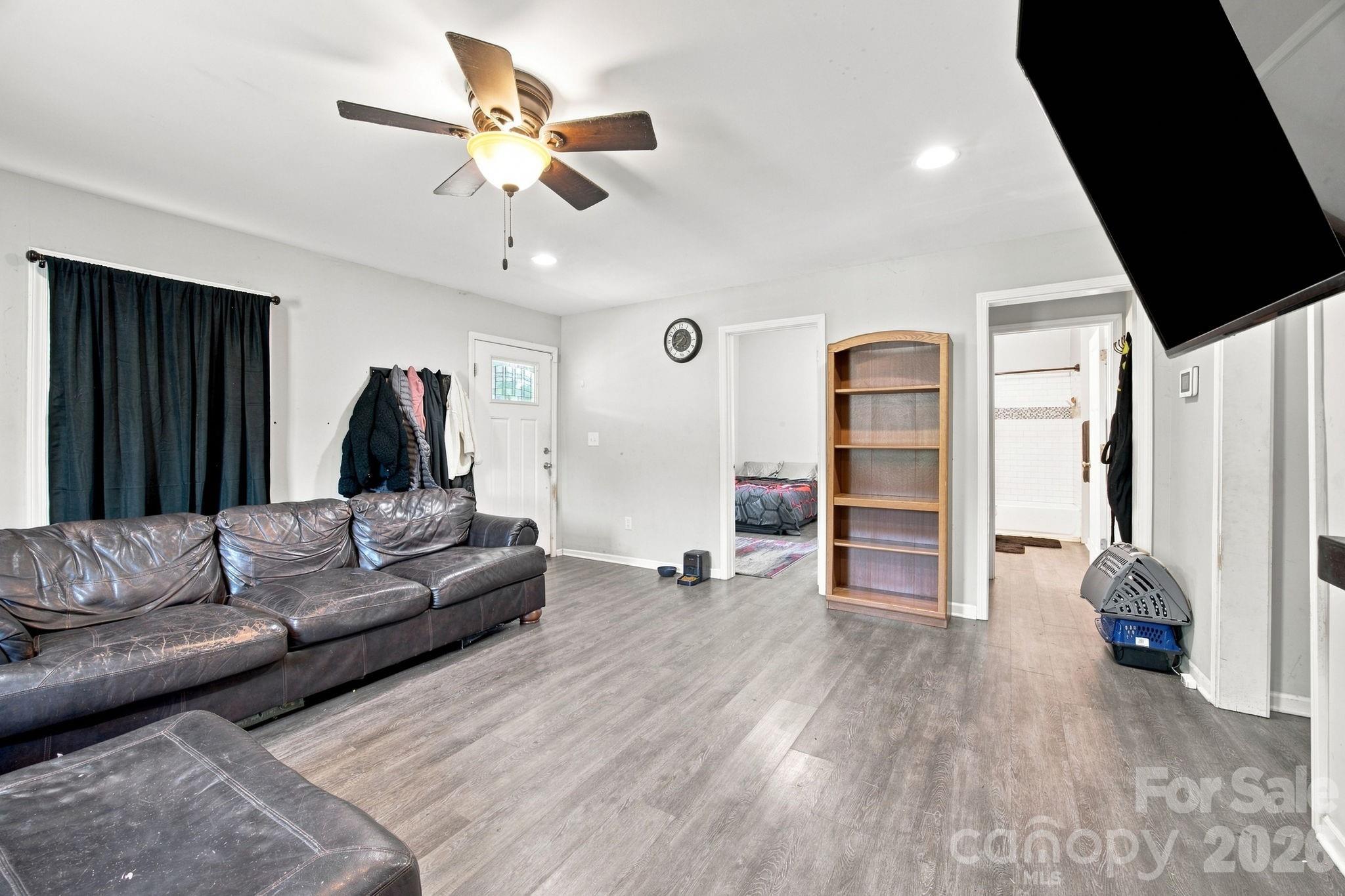105 Park Street — Clover